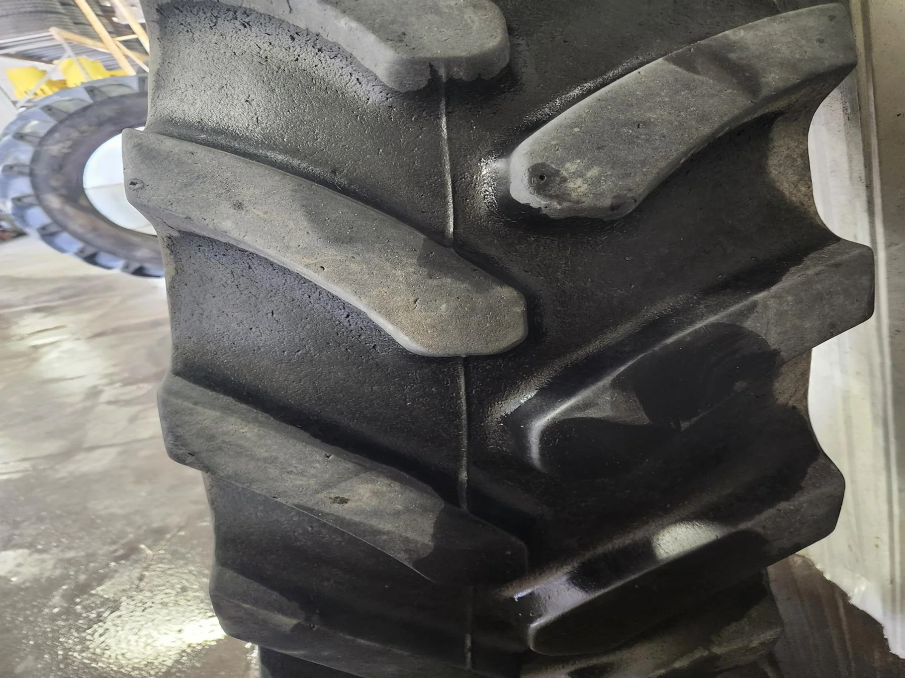 Used IF380/90R46 168D Firestone Radial All Traction Row Crop TL R-1W 75% image 3