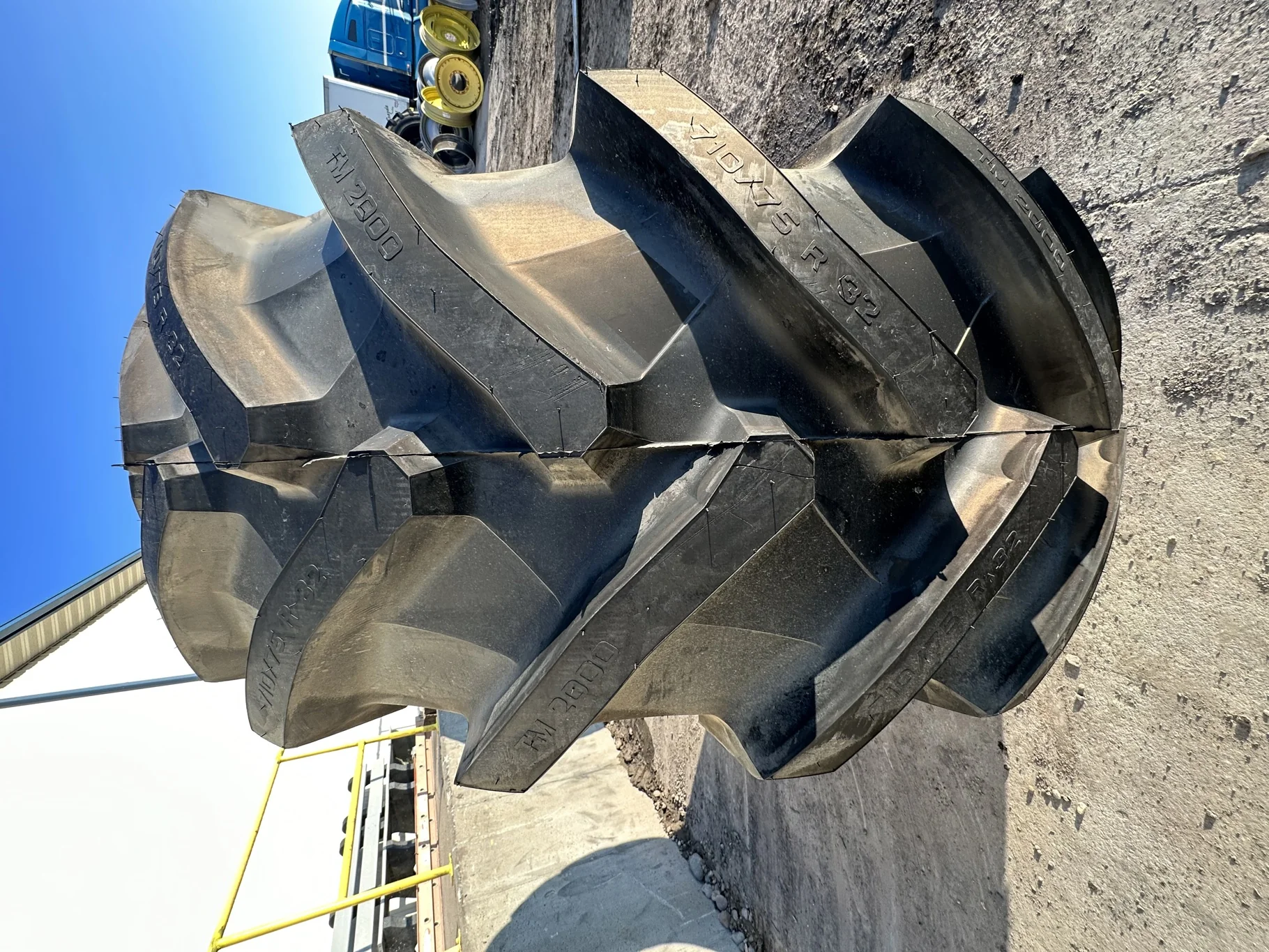 Take-Off 710/75R32 Trelleborg TM2000 R-1W 177A8 TL - Excellent Condition Lug Cuts image 3