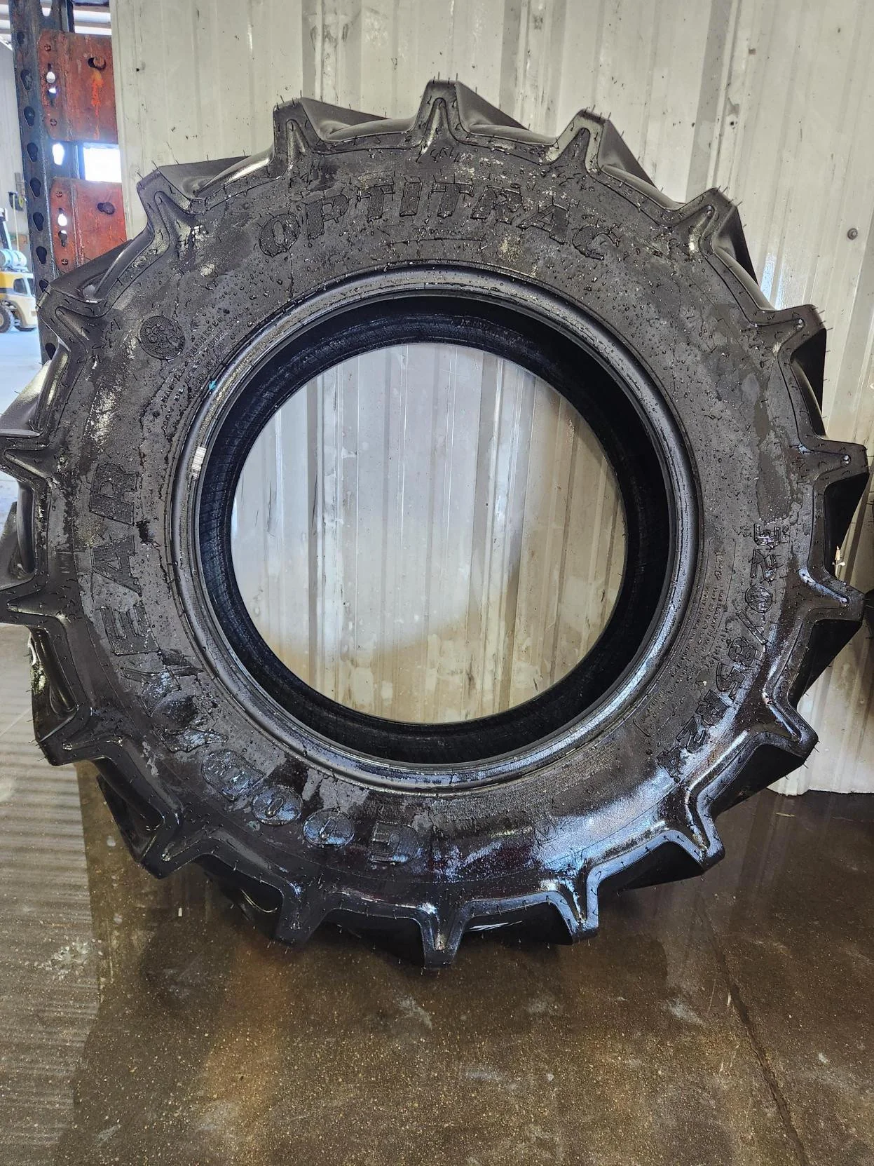 Take-Off 320/85R24 122D Goodyear Optitrac R-1W TL image 2