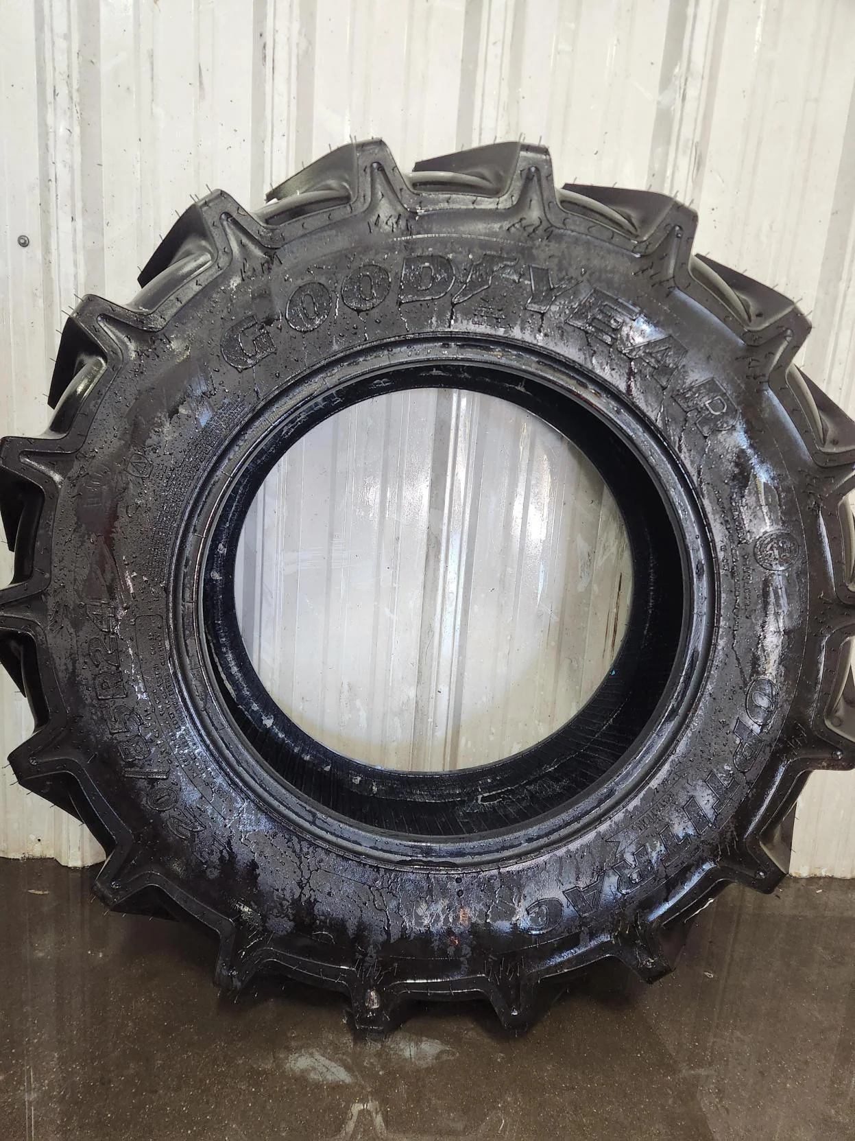 Take-Off 320/85R24 122D Goodyear Optitrac R-1W TL image 4