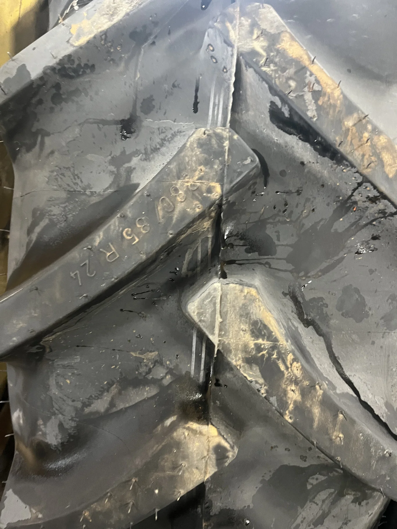 Take-Off 380/85R24 131A8 Mitas AC85 TL R-1W 95-100% image 5