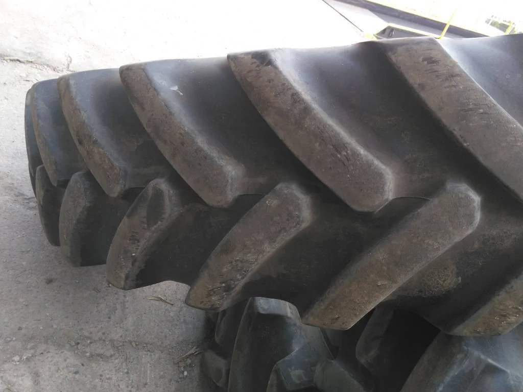 Used VF420/95R50 177D Michelin Spraybib TL R-1W 70-75% (DOT 0420) image 2