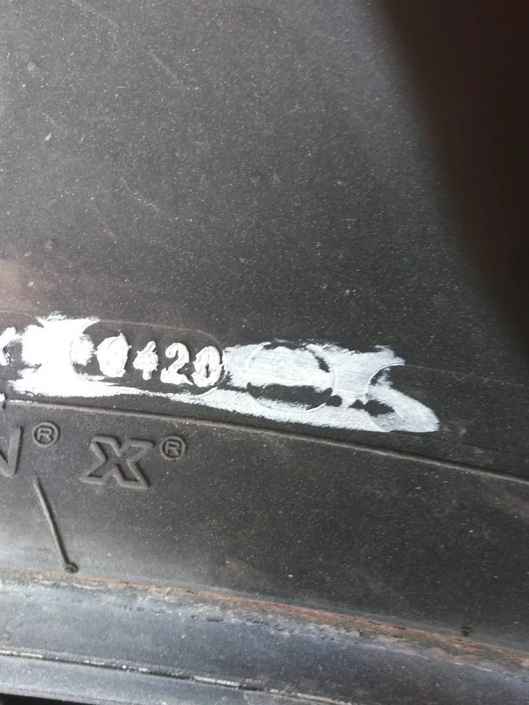 Used VF420/95R50 177D Michelin Spraybib TL R-1W 70-75% (DOT 0420) image 3