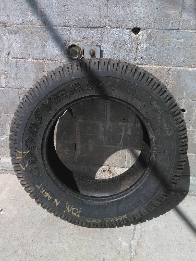 Used 11.2-24 6 PLY Goodyear SFT105 TL R-3 50-55% (DOT1323) image 2