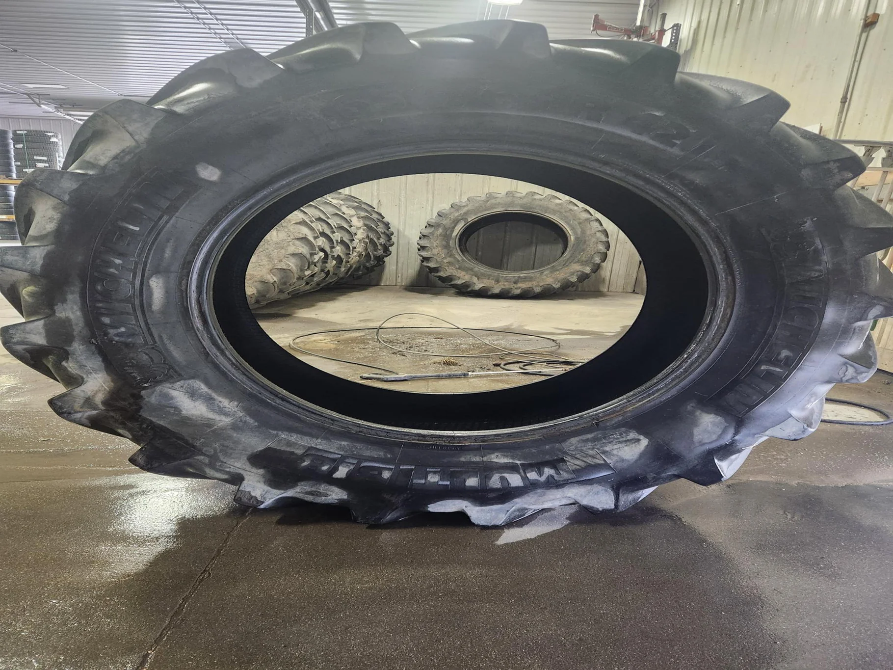 Used 650/65R42 173A8/B Michelin MachXBib TL 90% image 2