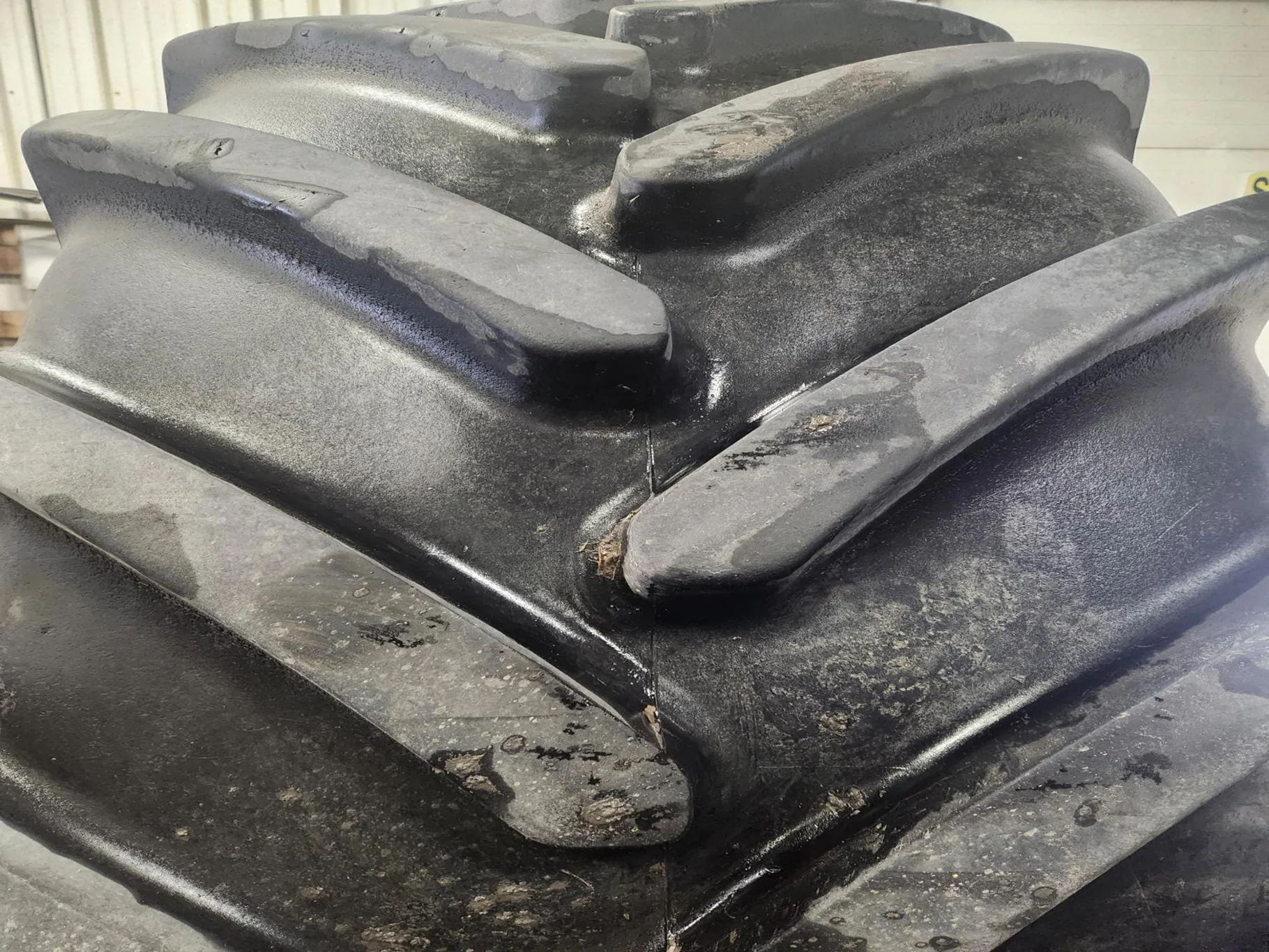 Used 650/65R42 173A8/B Michelin MachXBib TL 90% image 4
