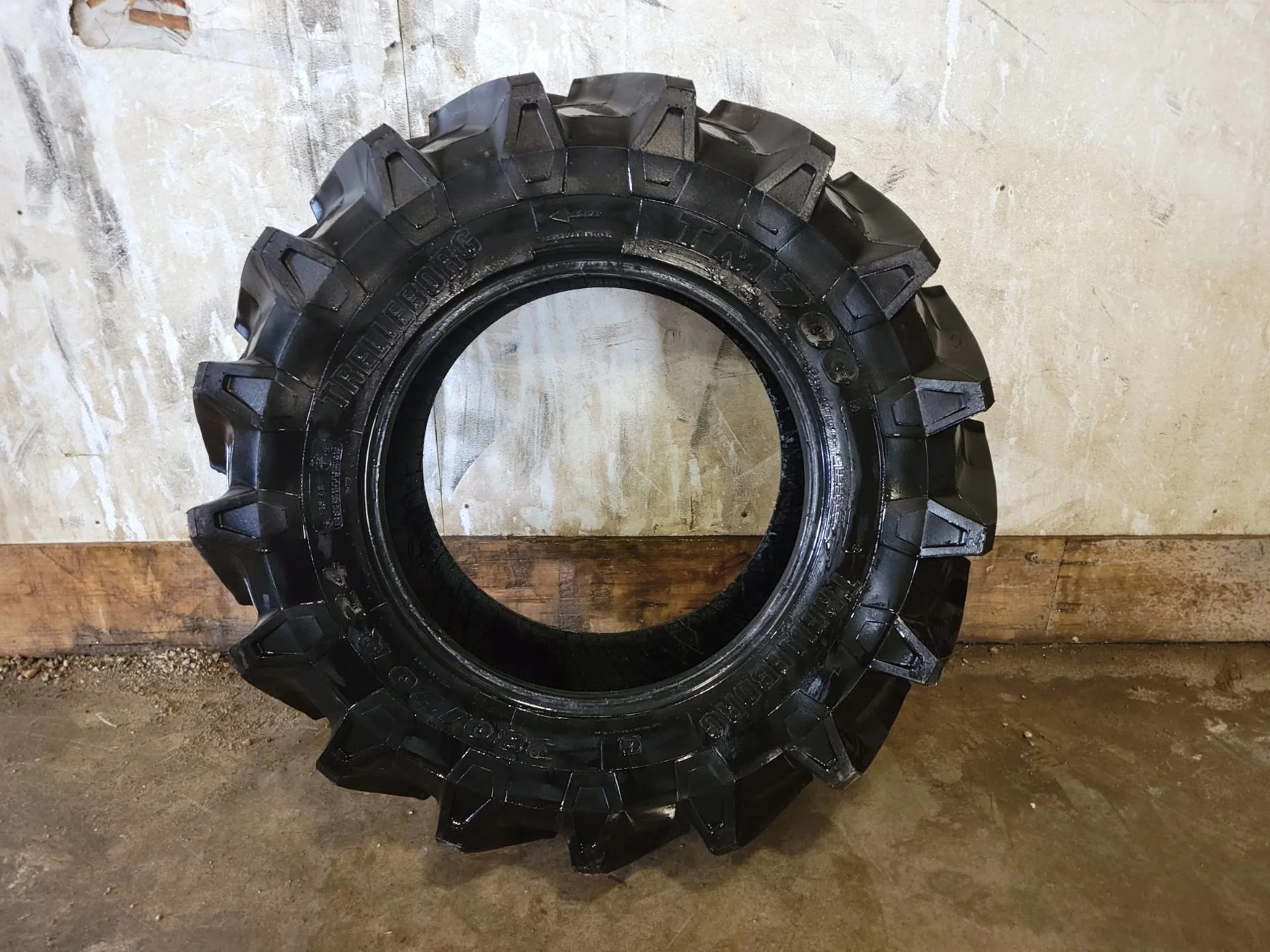 Take-Off 380/70R24 Trelleborg TM700 R-1W (125A8) TL 95-100%