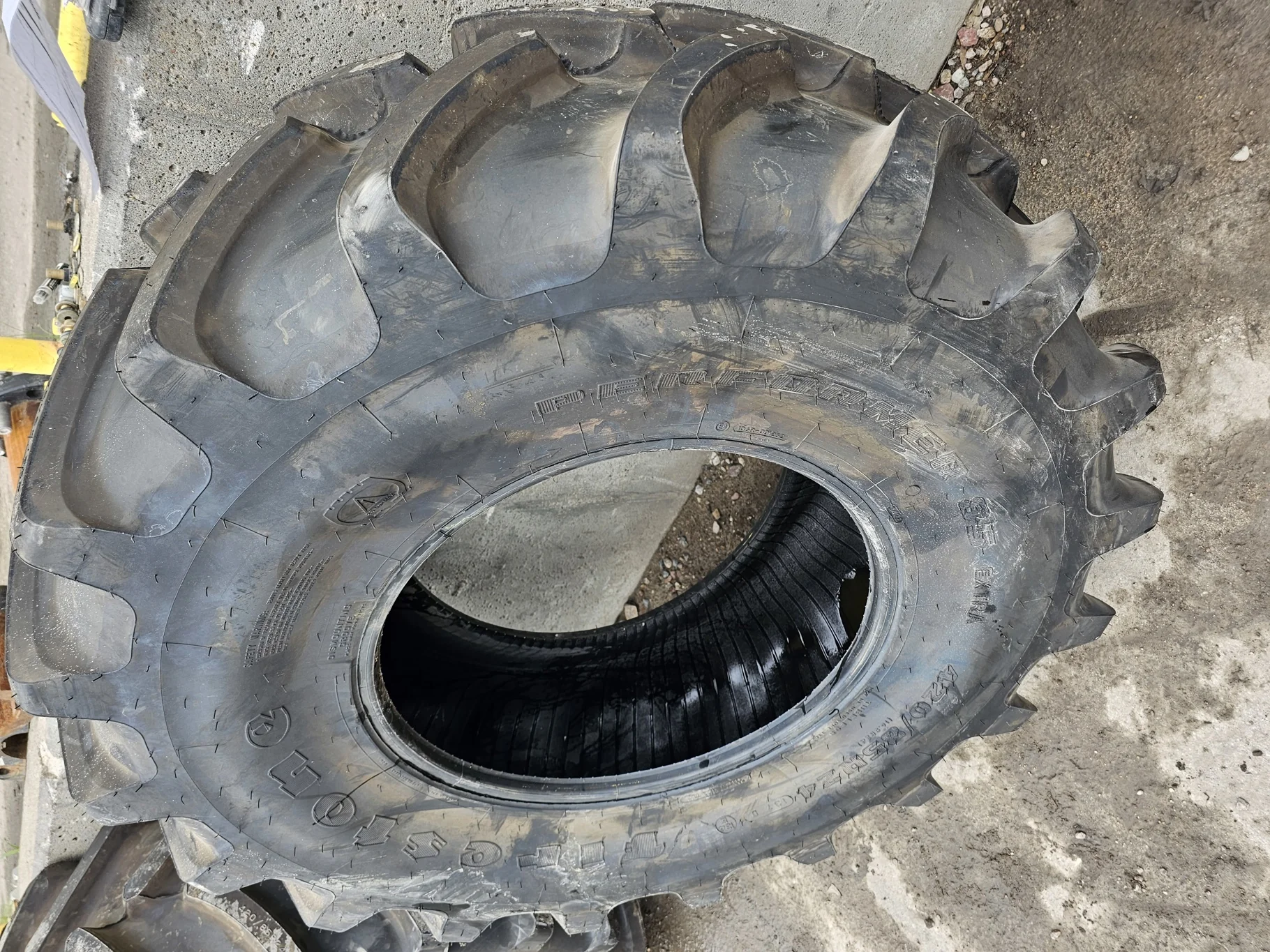 Used 420/85R24 137D Firestone Performer 85 TL R-1W 99%