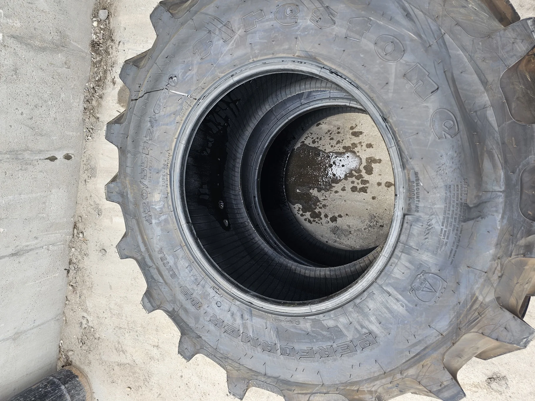Used 420/85R24 Firestone Performer 85 R-1W (137D) TL 99% (Lug Stubble) image 2