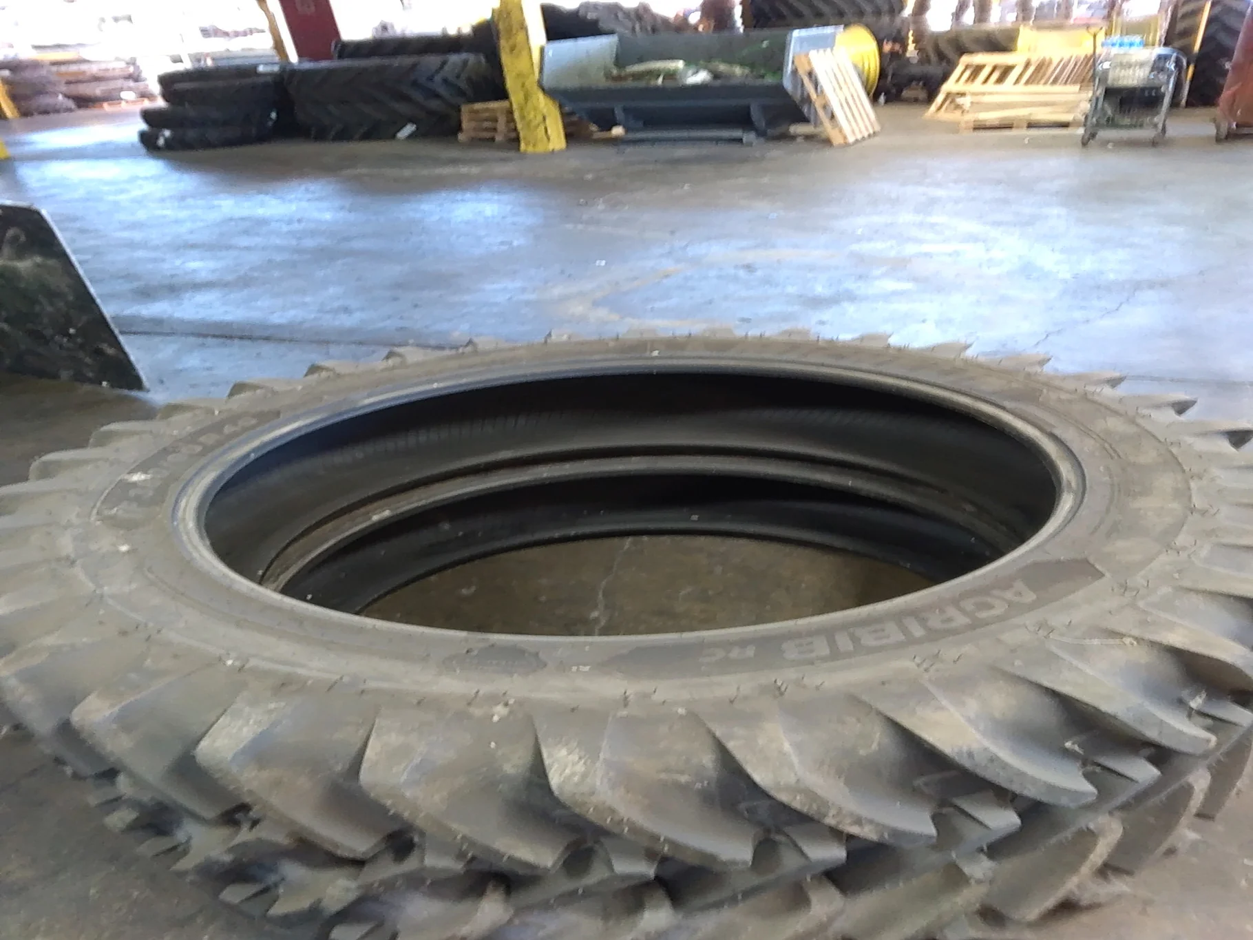 Take-Off IF380/90R46 165B Michelin AgriBib Row Crop TL 95-100% image 4