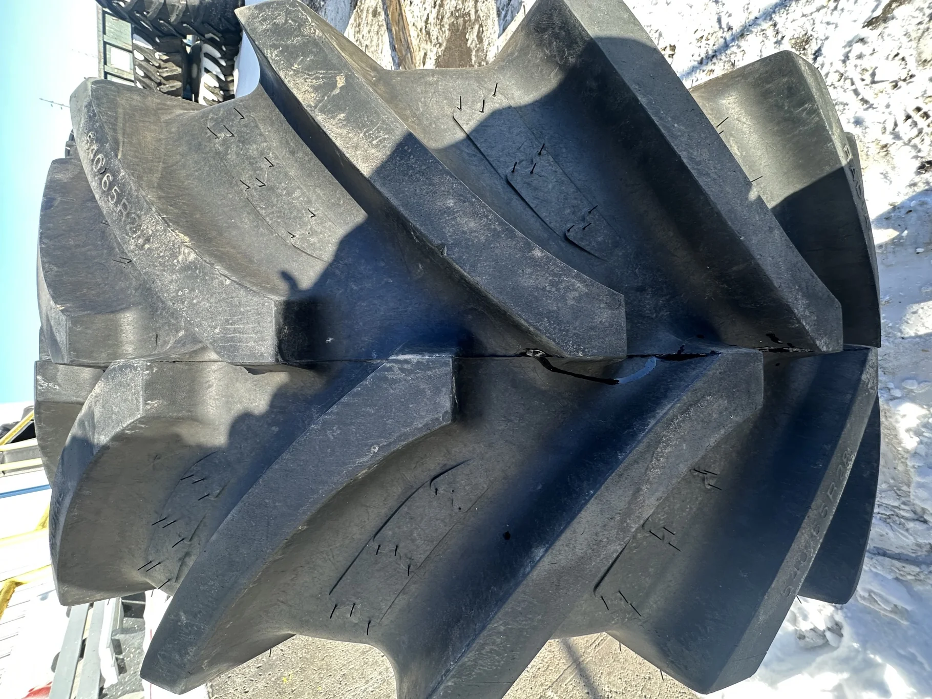 Used 540/65R28 BKT Agrimax RT 657 R-1W 149D/152A8 TL 98% - Good Condition Lug Cuts image 3