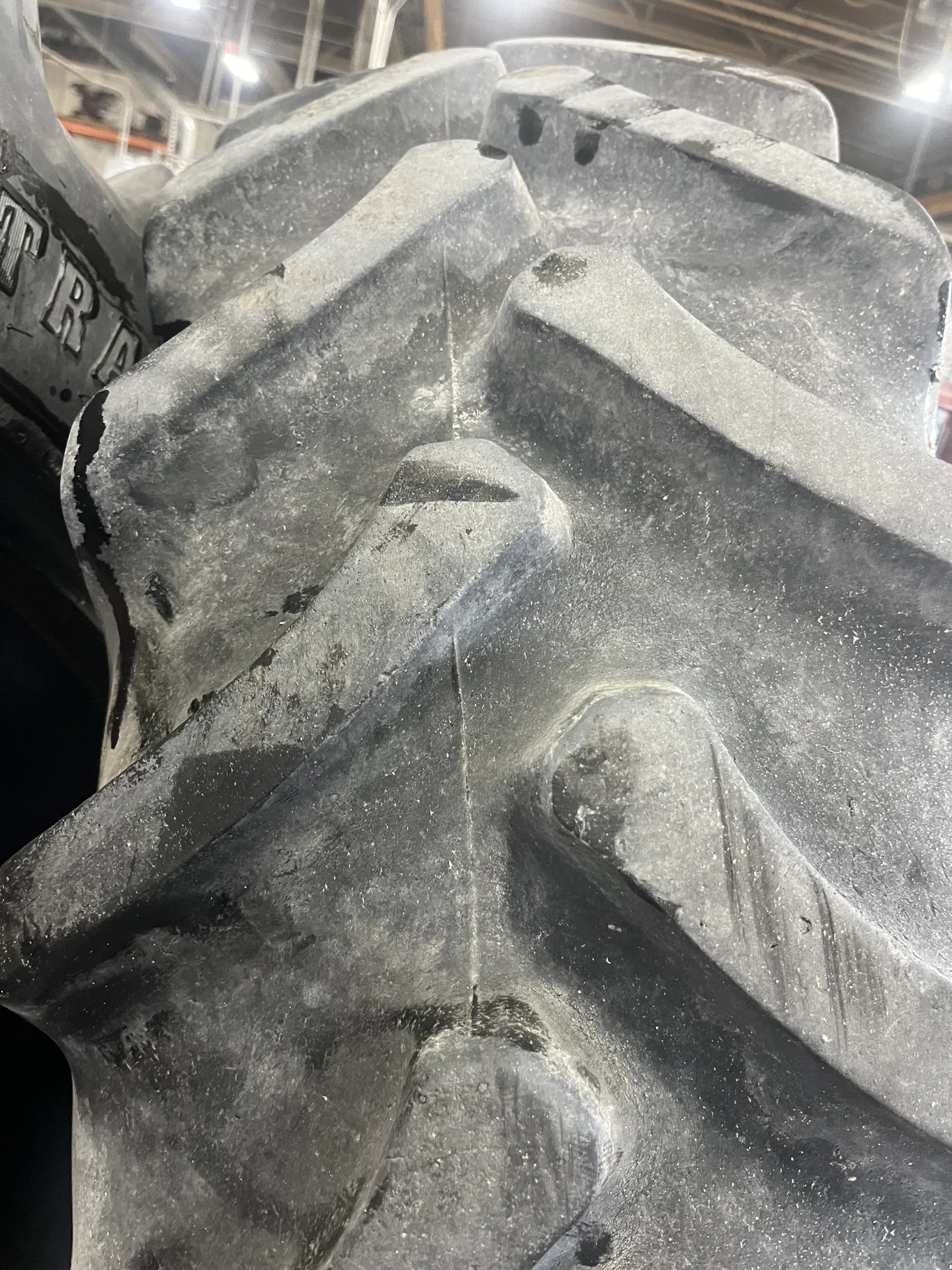 Used 380/80R38 142B Firestone Radial All Traction DT TL R-1W 80-85% image 2