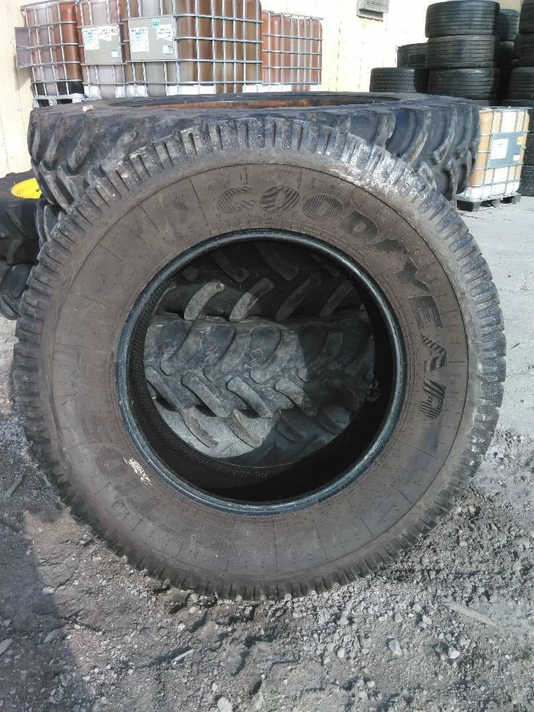 Used 16.9-30 6PLY Goodyear SFT105 TL R-3 70-75% (DOT 2315)