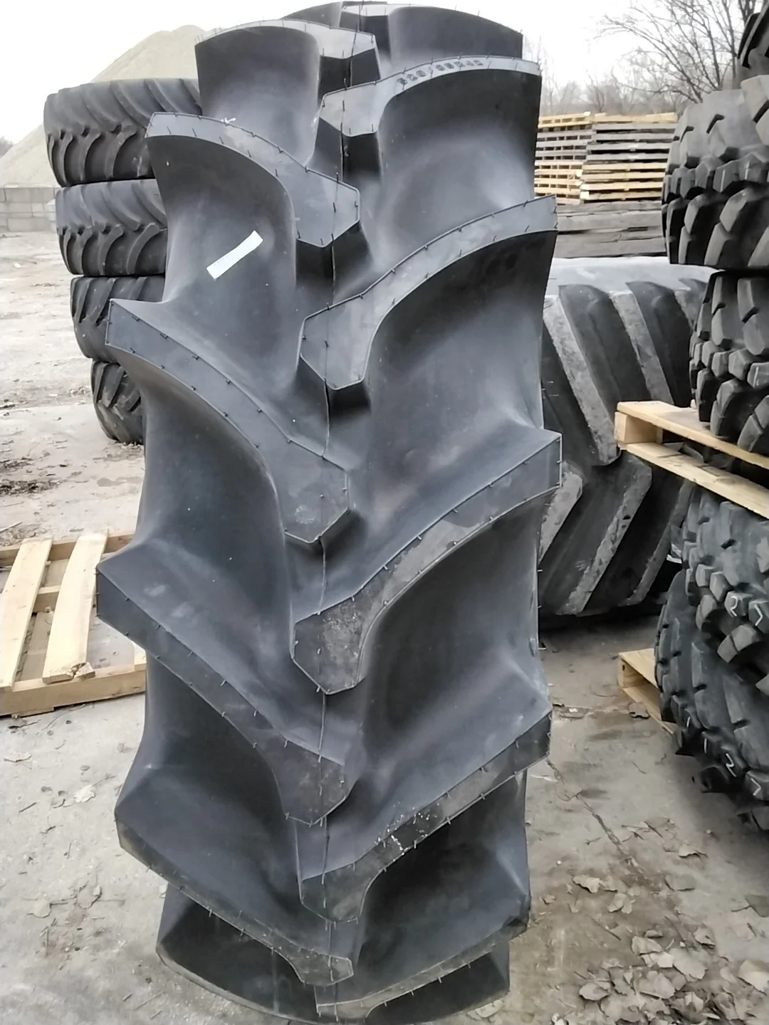 Take-off 520/85R42 169B Firestone Ad 2 TL R-2 95-100% (DOT: 2125) image 3