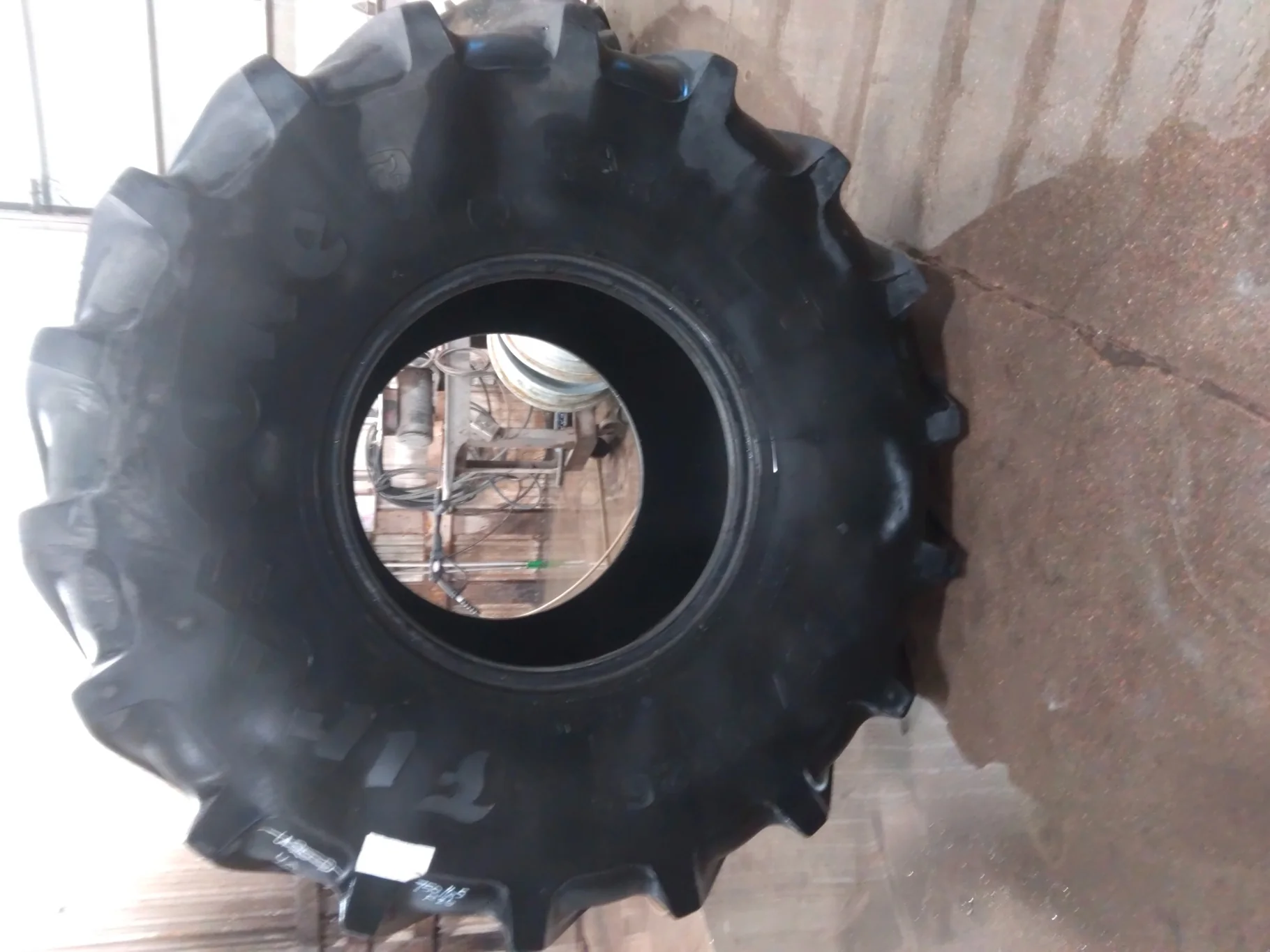 Used 750/65R26 169B FIRESTONE RADIAL ALL TRACTION DT TL R-1W 80%