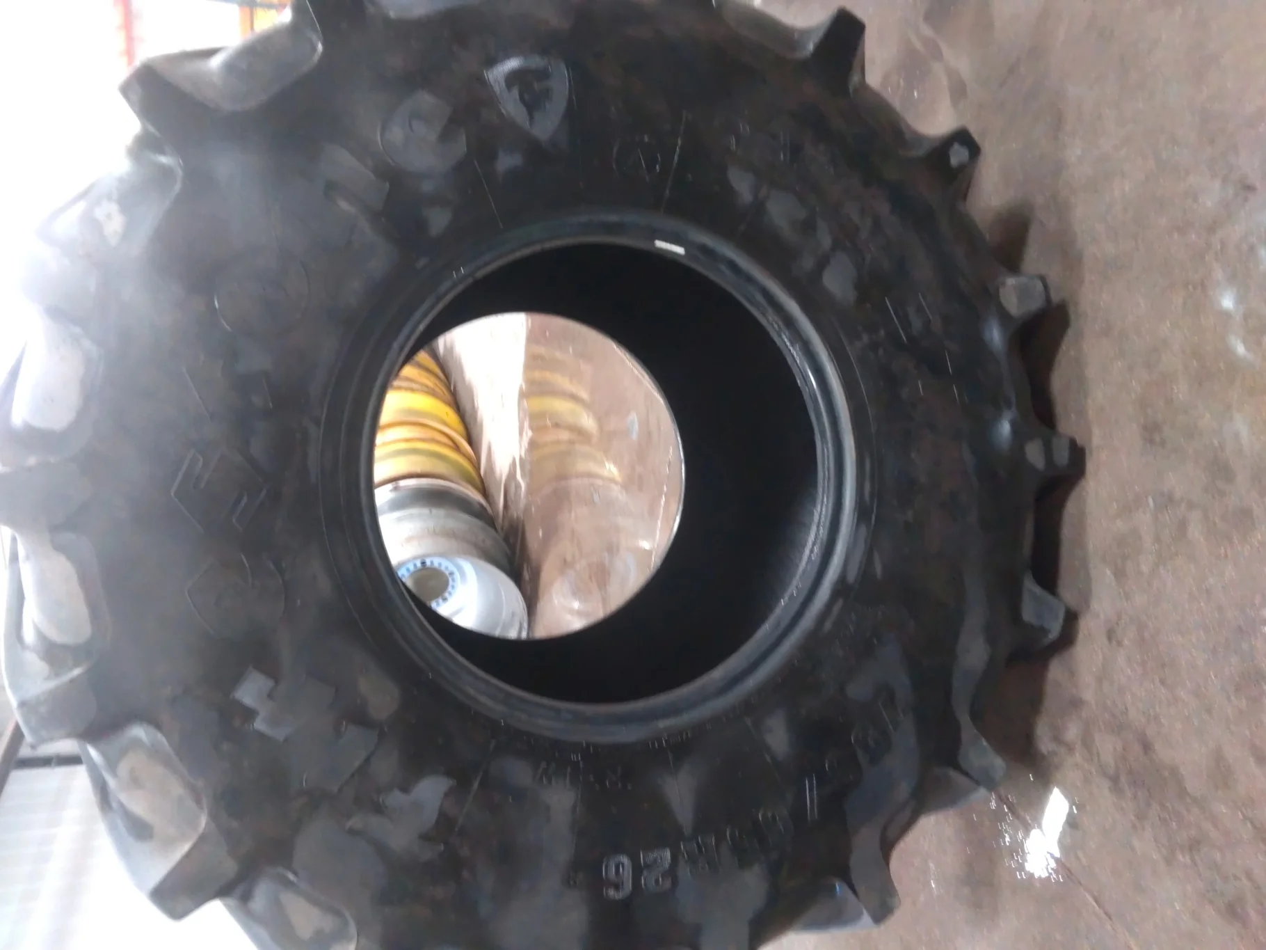 Used 750/65R26 169B FIRESTONE RADIAL ALL TRACTION DT TL R-1W 80% image 3