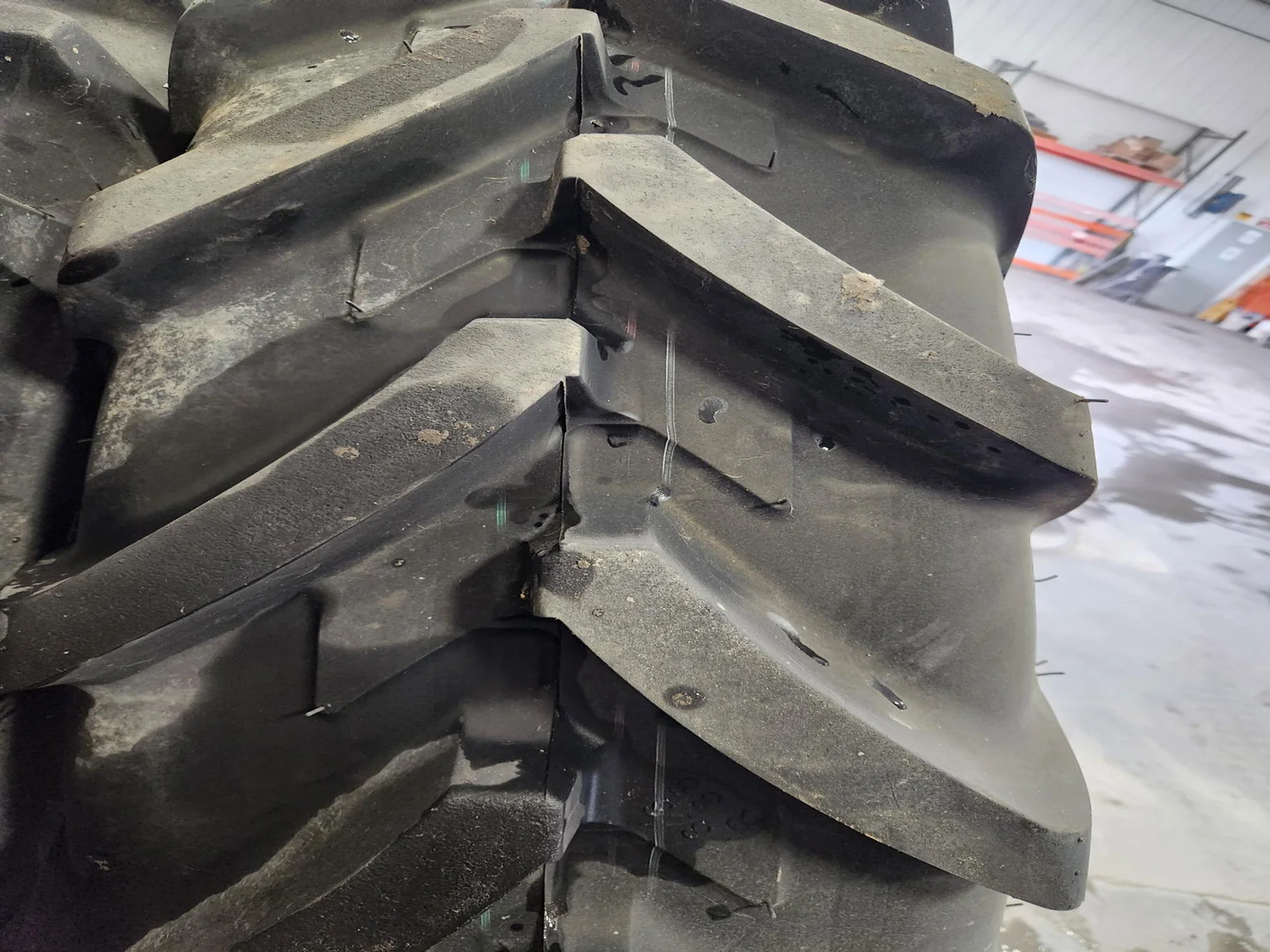Used 340/85R38 (13.6R38) 125B Michelin Agribib TL R-1W 90% image 4