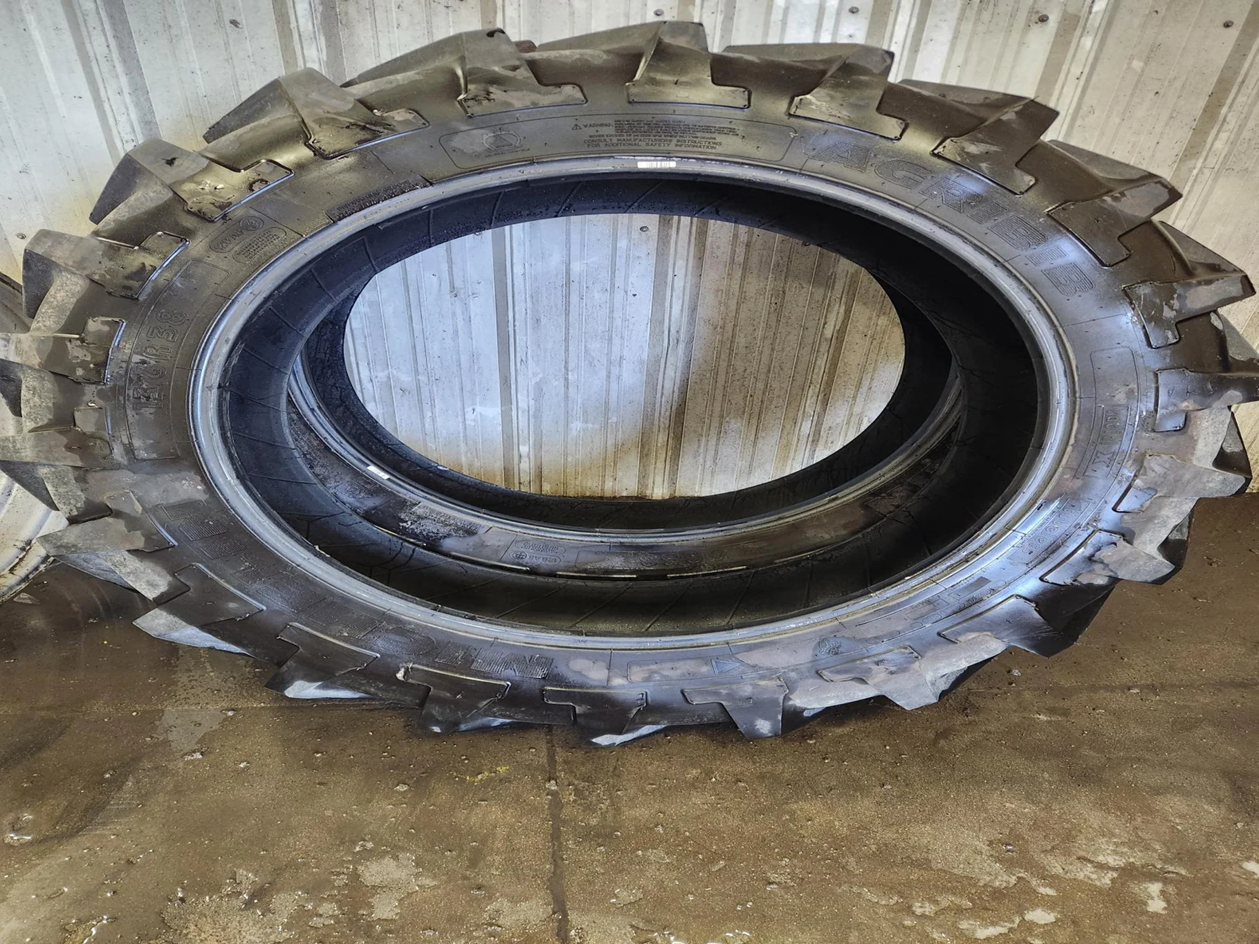 Used 340/85R38 (13.6R38) 125B Michelin Agribib TL R-1W 90% image 5
