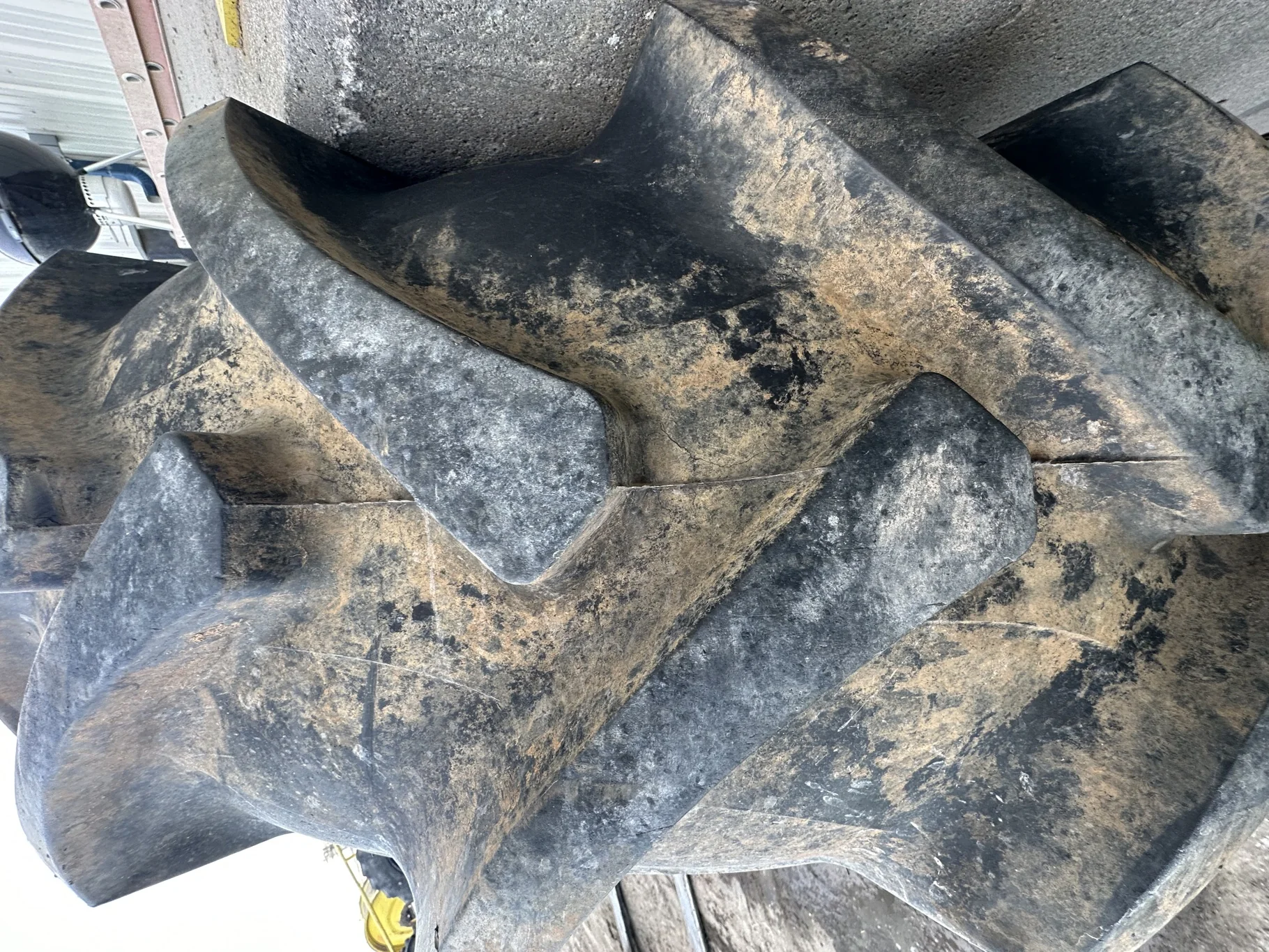 Used 18.4-30 Galaxy AGRITRAC 2 D(8Ply) TL 90% _x000D_ (Lug Cuts) image 2