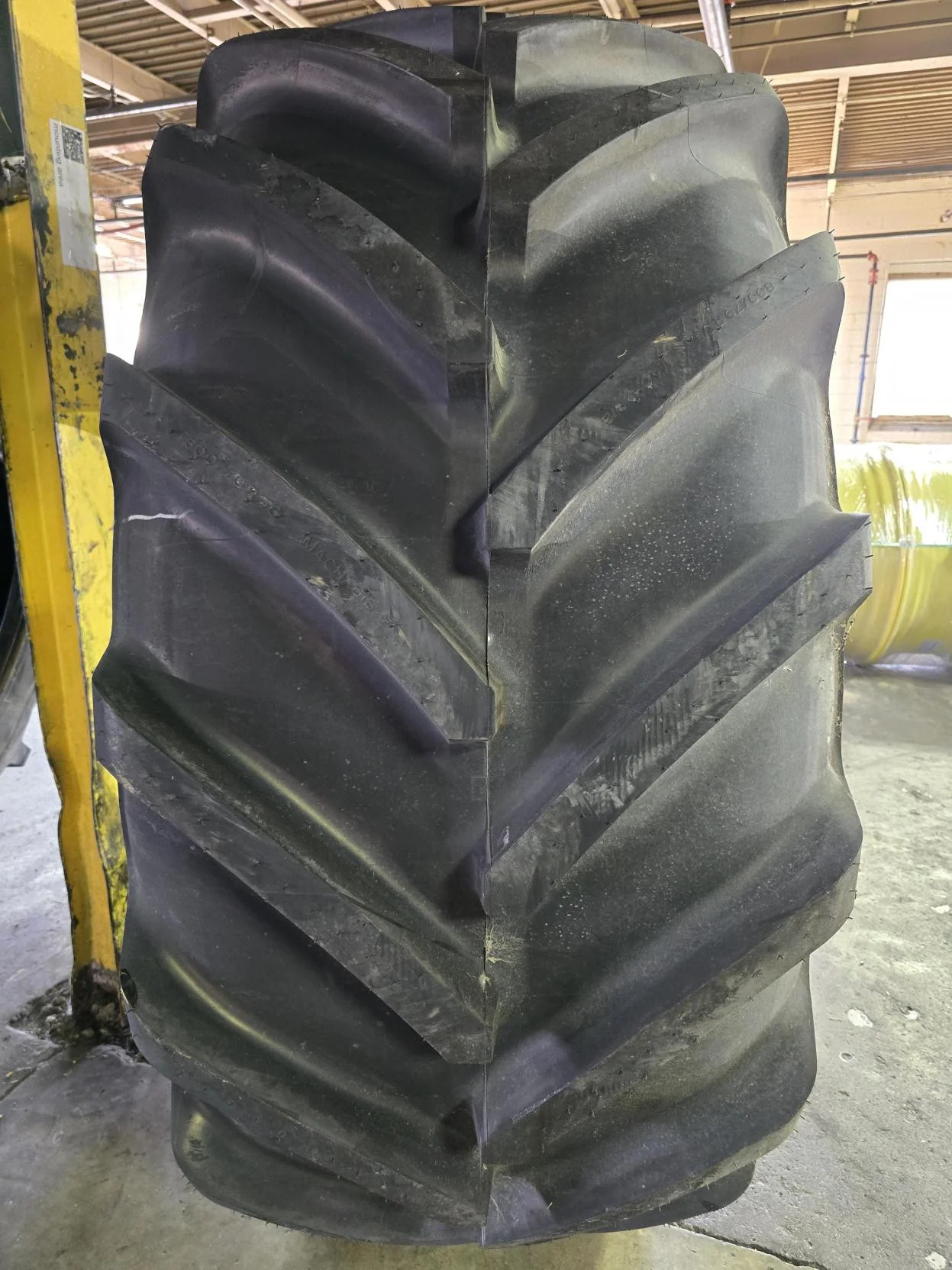 Take-Off 800/70R38 Michelin MachXBib R-1W 173D TL 95-100% image 3