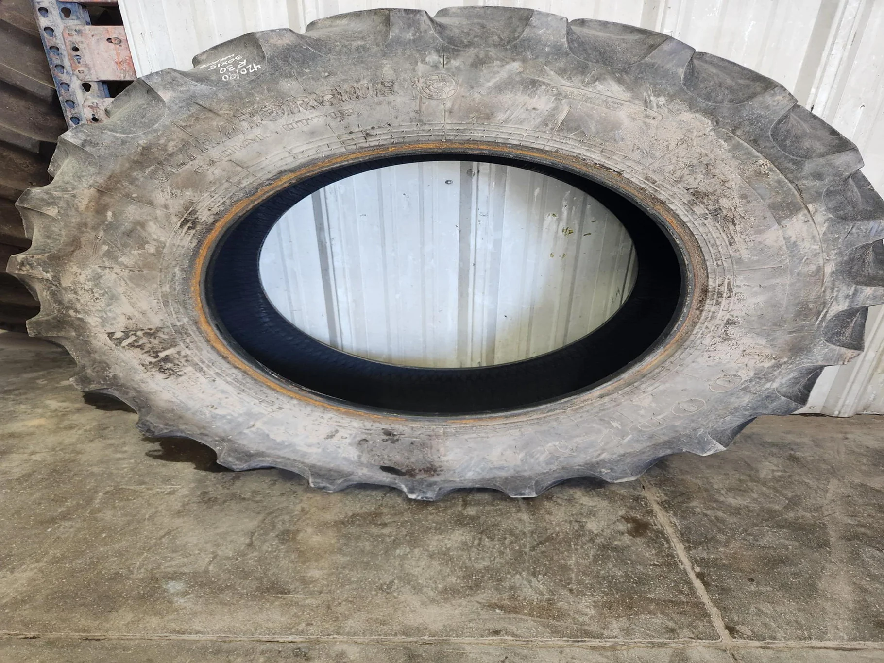Used 420/90R30 142A8/B Goodyear Ultra Torque Radial DT 712 R-1 TL 36% image 2
