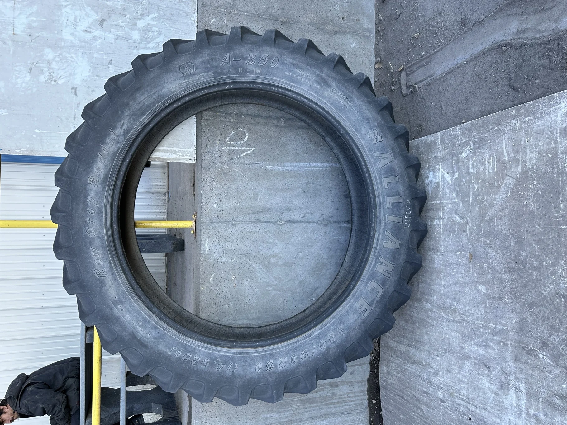 Used 380/90R50 Alliance Row Crop Radial R-1 (151D) TL 60%  - (weathering, lug cuts, uneven wear) image 2