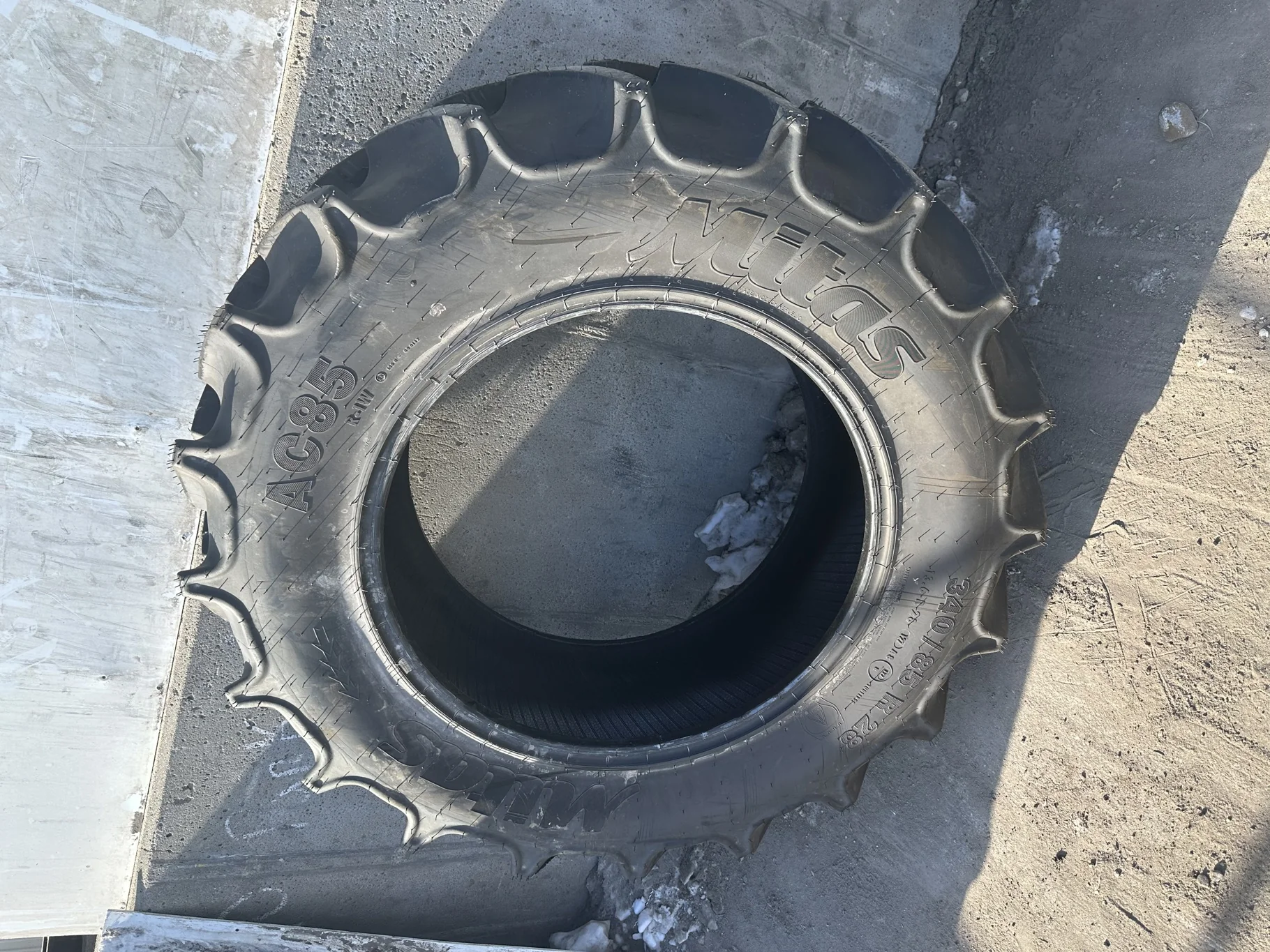 Take-Off 340/85R28 (13.6R28) Mitas AC85 (127A8/127B) TL - 95-100% Excellent Condition