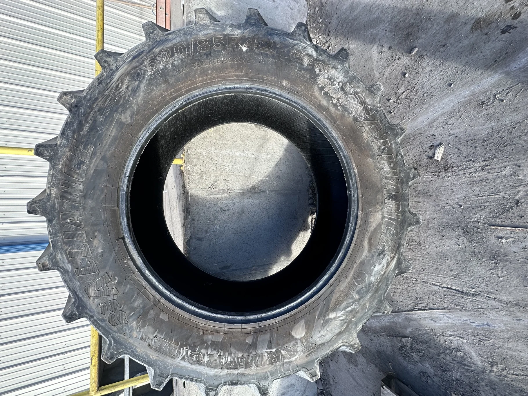Used 520/85R42 (20.8R42) Alliance FarmPro II 846/842 Radial R-1W (157A8/B) 85% TL  _x000D_ (Lug Cuts image 2