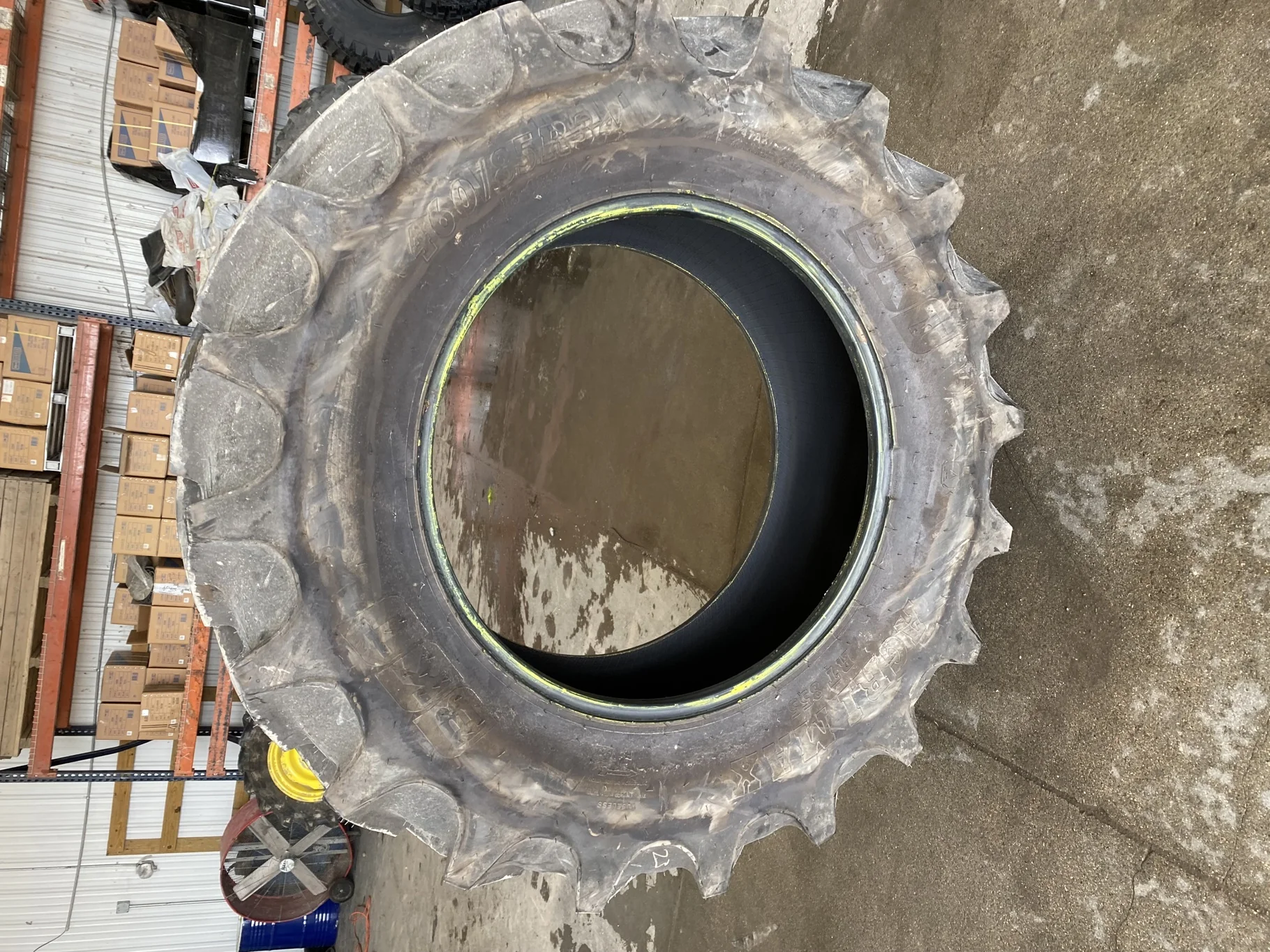 Take-Off 460/85R34 (18.4R34) BKT Agrimax RT 855 R-1W 147A8/B TL - Excellent Condition image 2