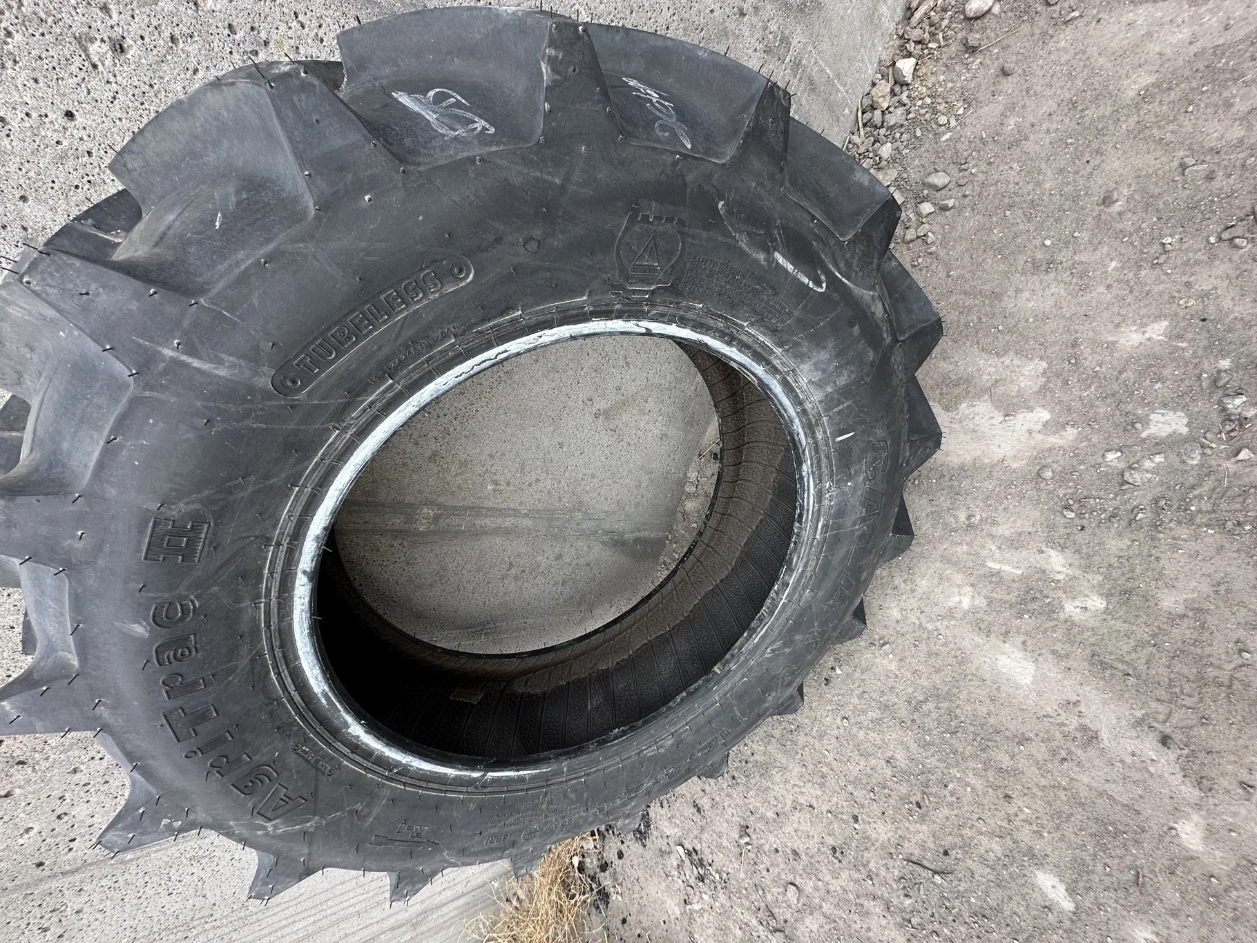 Used 12.4-24 Galaxy AgriTrac 2 R-1 D(117A8)(8Ply) TL - Excellent Condition image 4