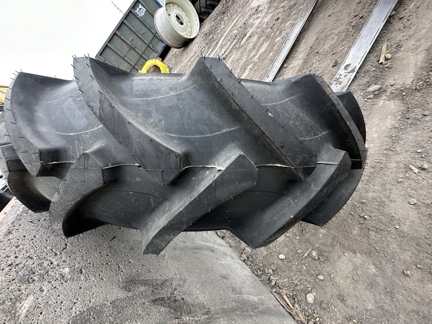 Take-Off 16.9-30/D GALAXY AgriTrac 2 R1 D (126A8)(8Ply) TL - Excellent Condition image 3