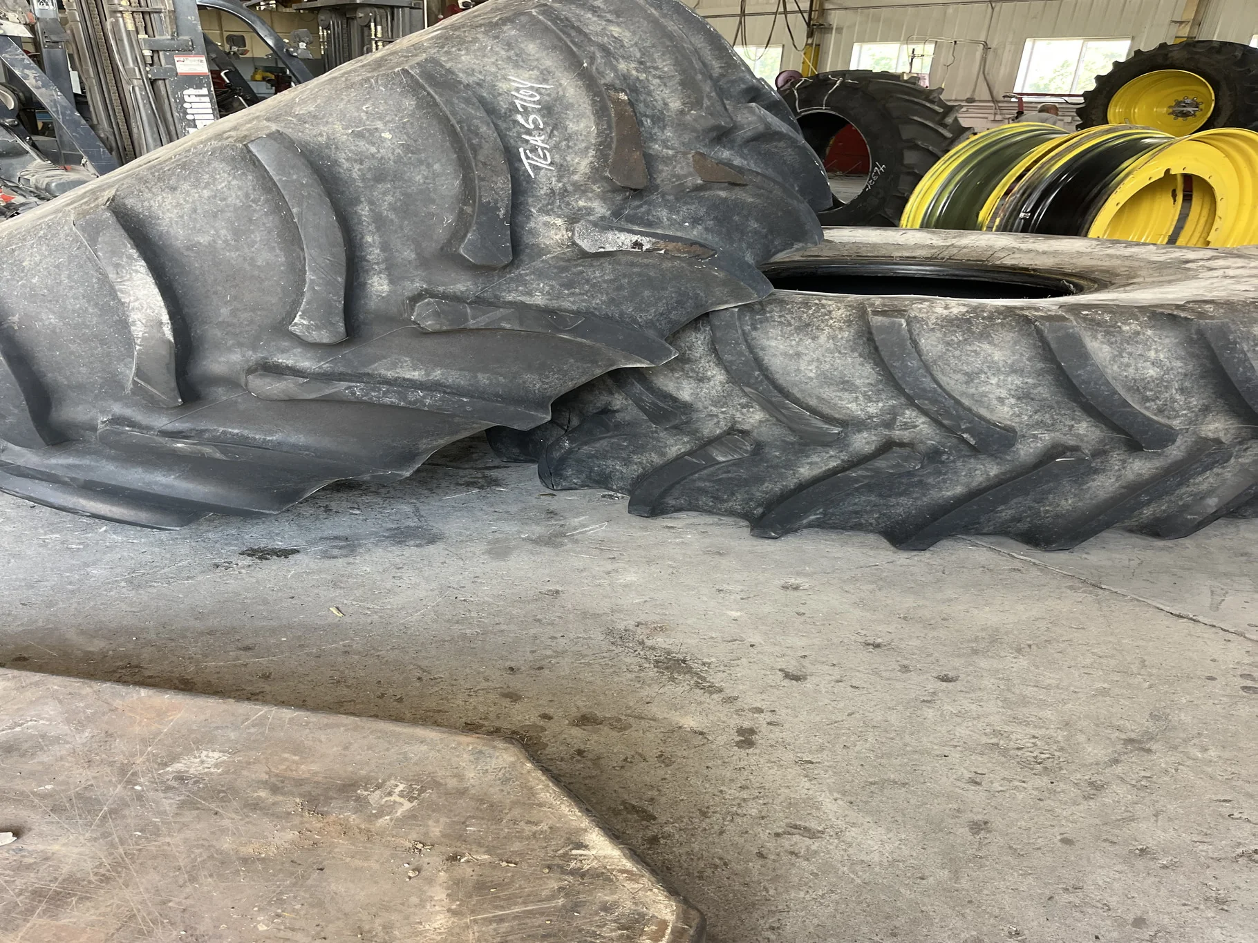 Used 900/75R32 184B Firestone RAD DT R1W TL 80%