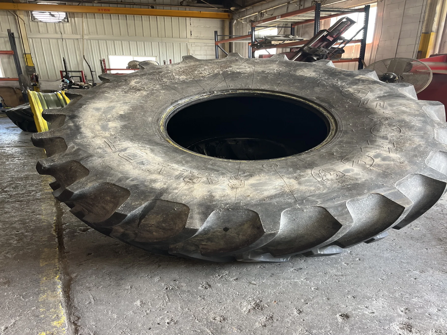 Used 900/75R32 184B Firestone RAD DT R1W TL 80% image 3