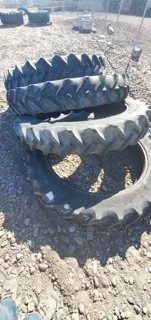 Used 320/90R50 Goodyear DT800 R1W 161A8 TL 80% Light stubble/Cuts between lugs/side wall cuts image 5