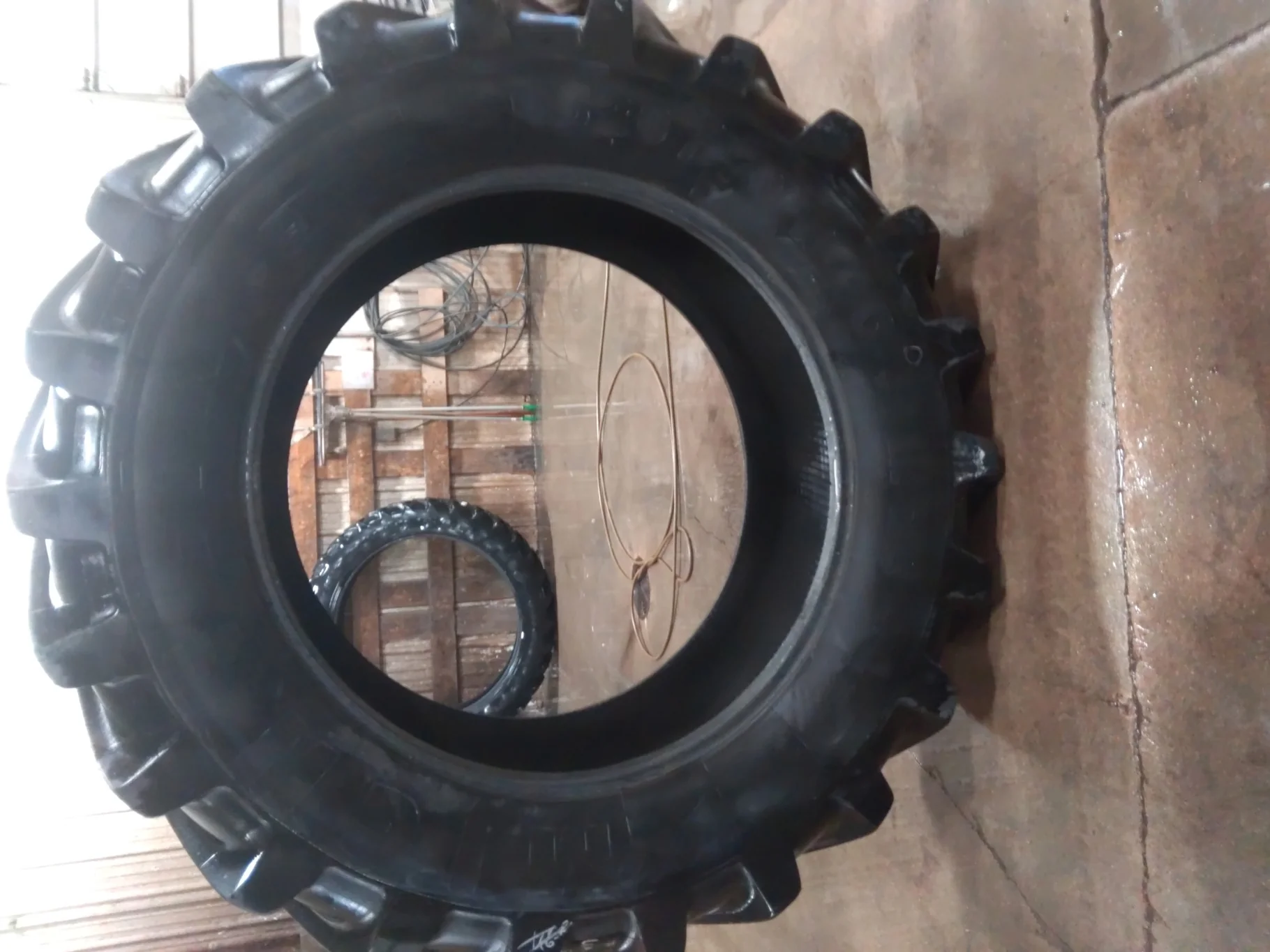 Used 620/70R46 162A8 Michelin XM28 TL 90% image 4
