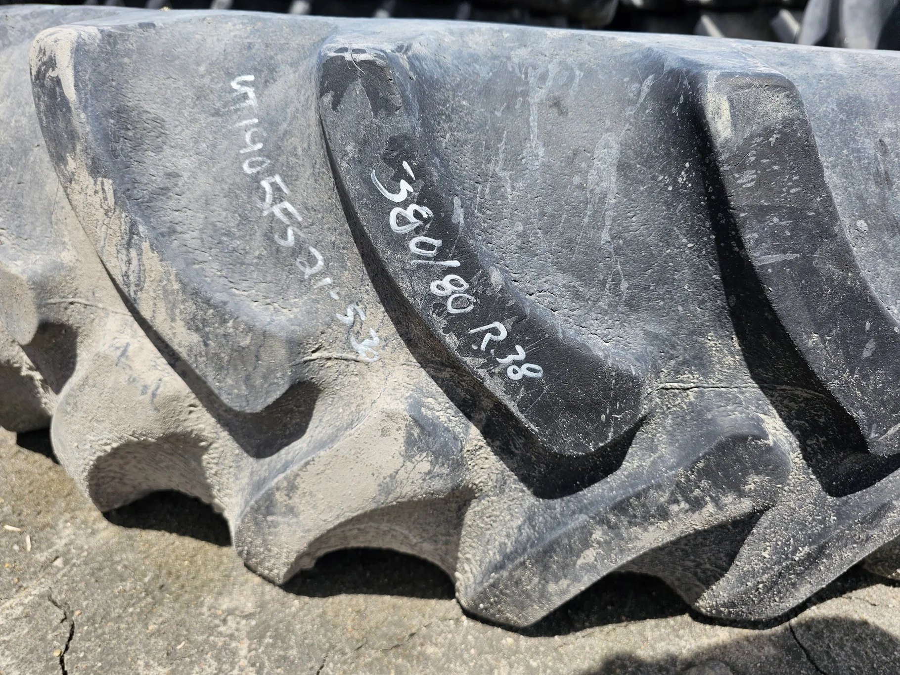 Used 380/80R38 Firestone Radial All Traction DT R-1W 142B TL 40% - Fair Condition image 3