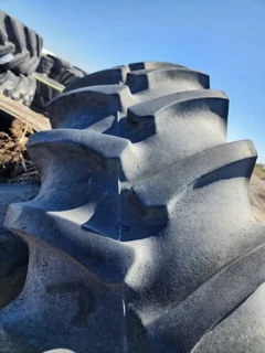 Used 520/85R42 Firestone RAT 23 R-1 (157B) TL 90% (Stubble;Side wall cut; rubbed) image 3