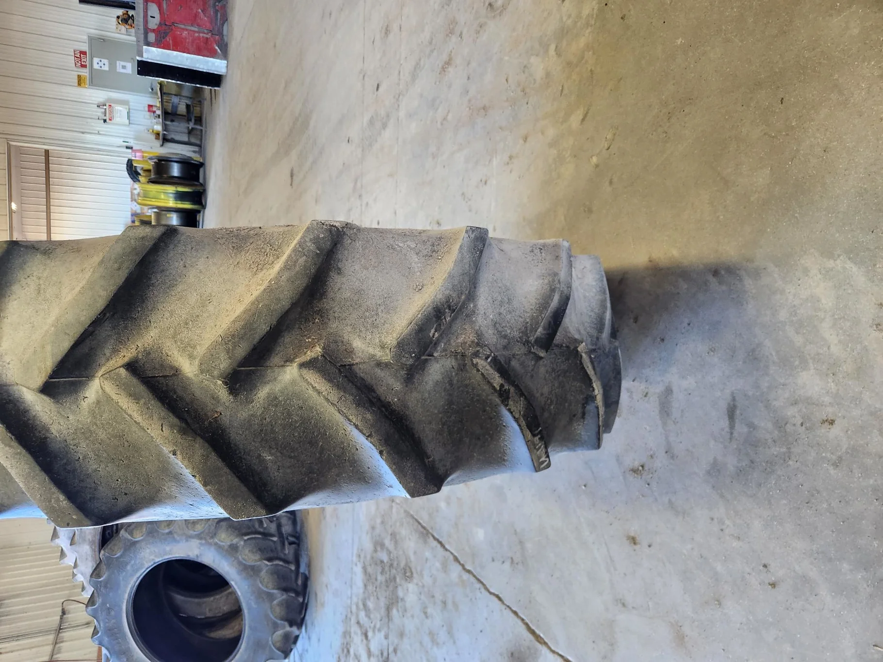 Used 420/85R34 147B Goodyear STR R-1W TL 65% image 3