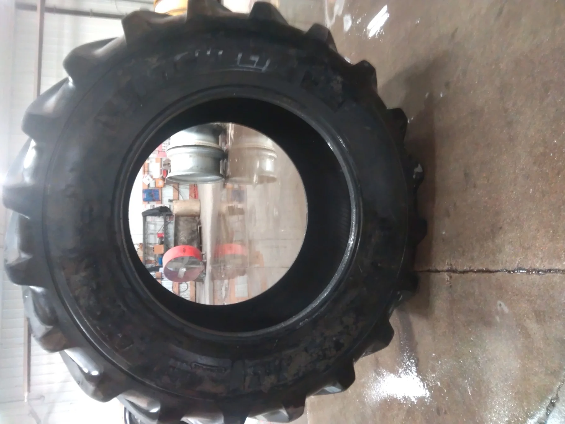 Used IF650/65R38 169D Michelin Axiobib R-1W TL 90%