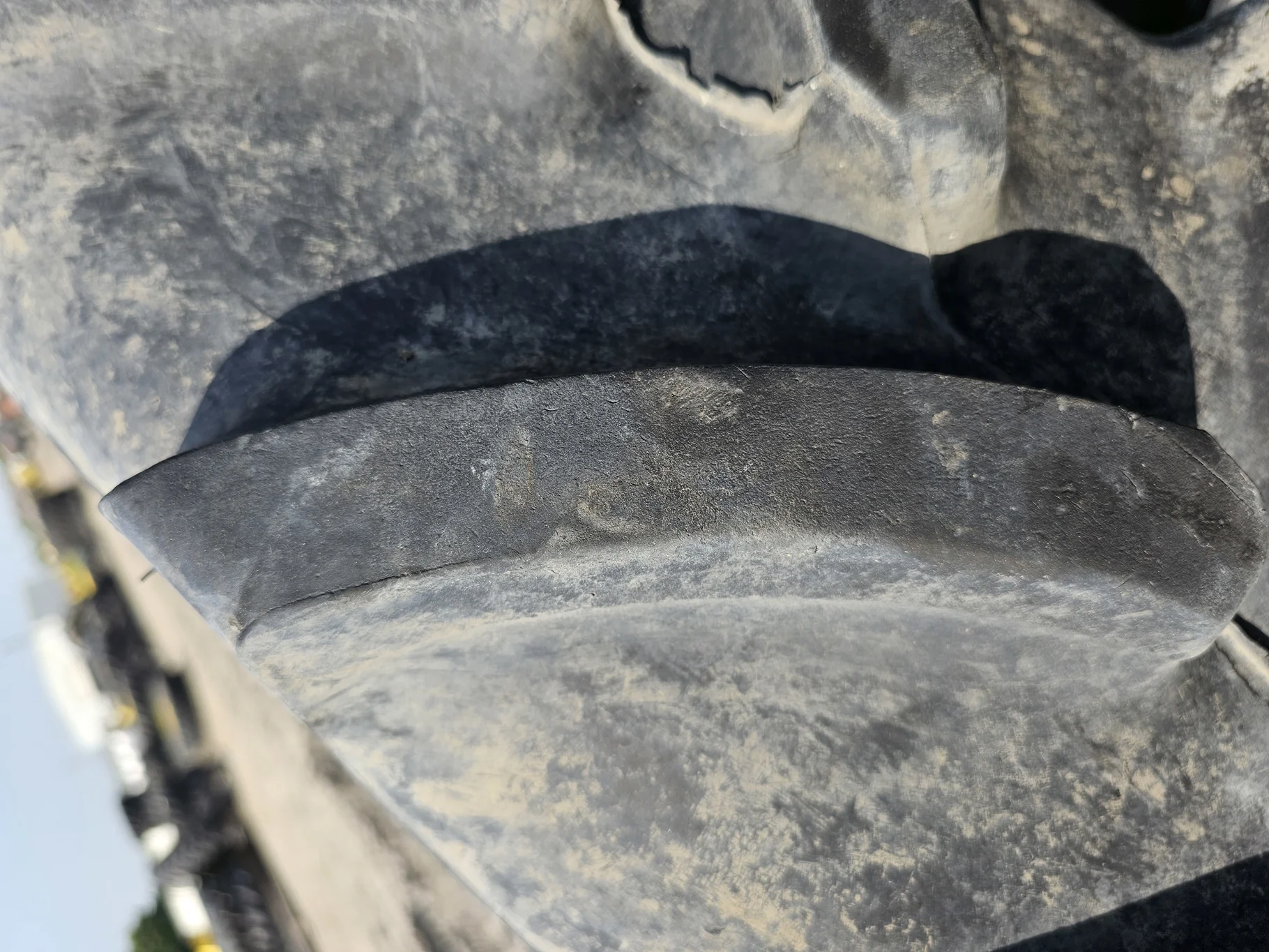 Used 320/85R24 Firestone Performer 85 R-1W 122D 95%  _x000D_ (Lug Stubble) image 4