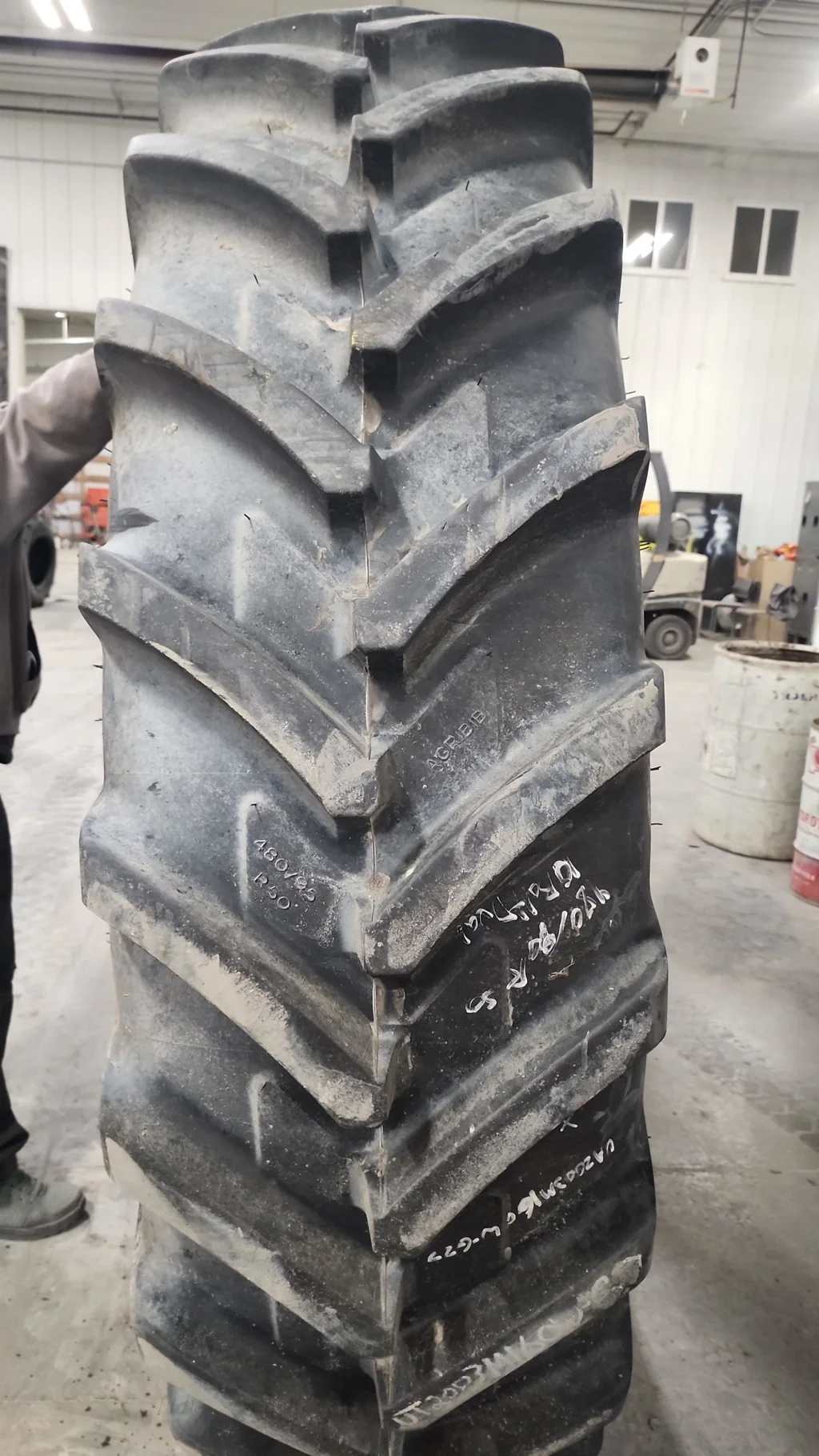 Used 480/95R50 164A8 Michelin Agribib R-1W TL 90% image 2