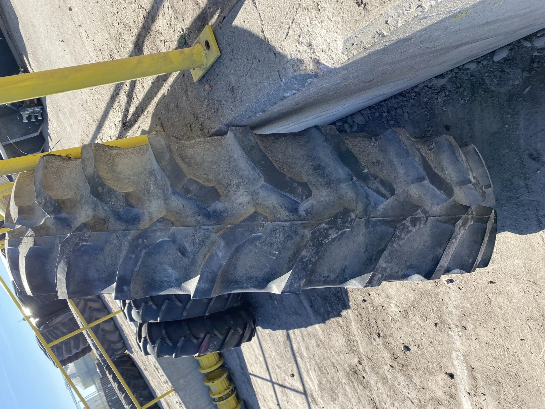 Used 420/80R46 Goodyear Ultra Torque Radial DT712 R-1 151A8/B TL 90% - lug cut, light lug stubble, b image 3