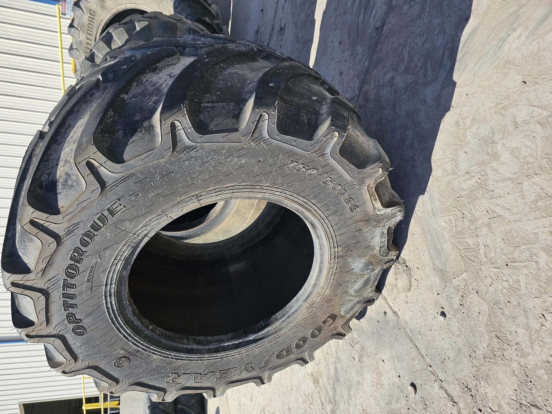 Used 750/50R26 Goodyear Optitorque 157D, 85% Stubble, Road Wear, image 3