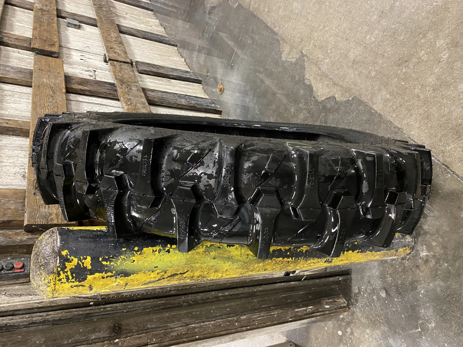 USED 11.2-38 Farmboy Agri Storm 2 95-100% Has chunk missing out of tread image 3