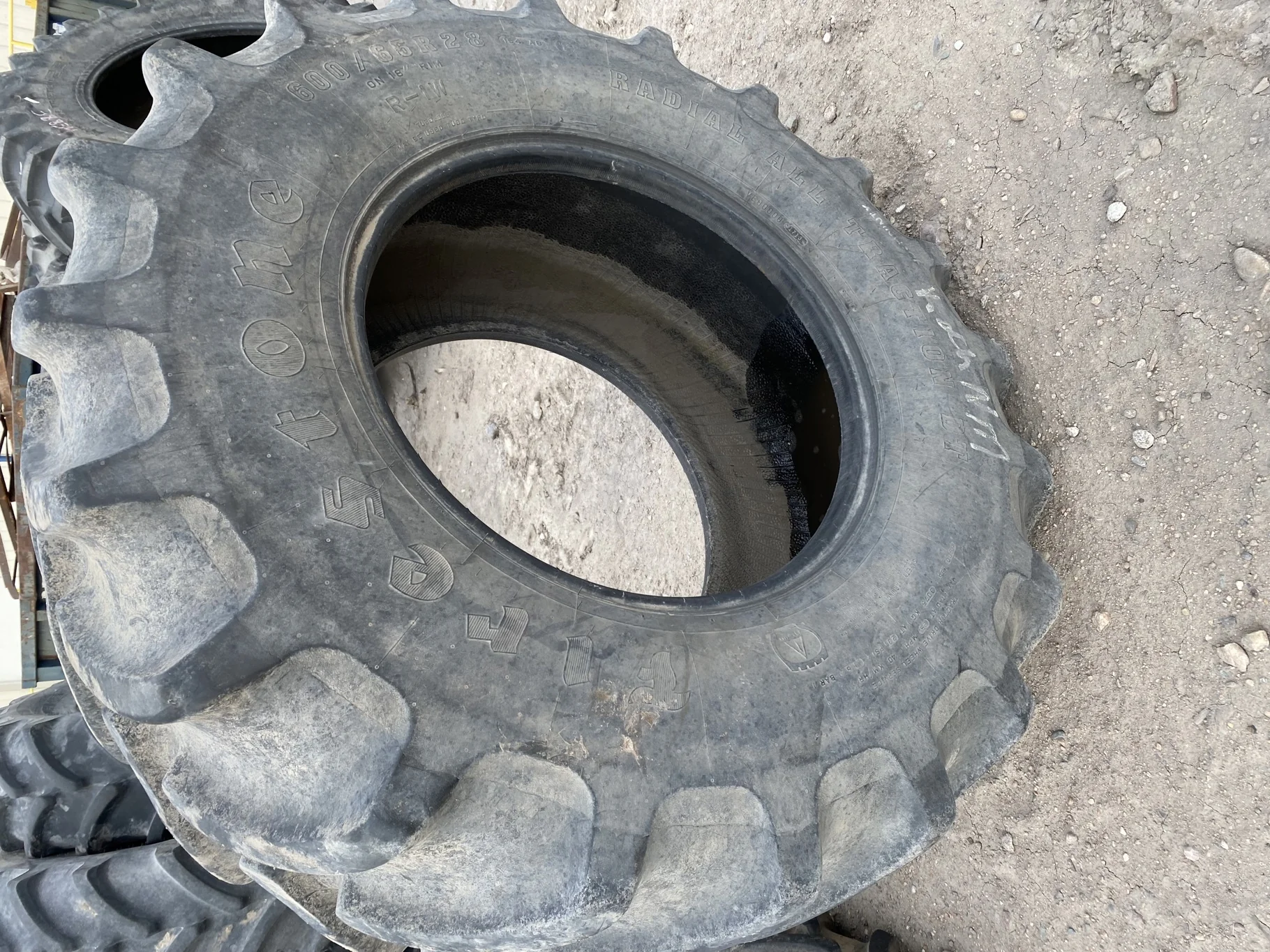 Used 600/65R28 154B Firestone Radial All Traction DT TL R-1W 66% image 2