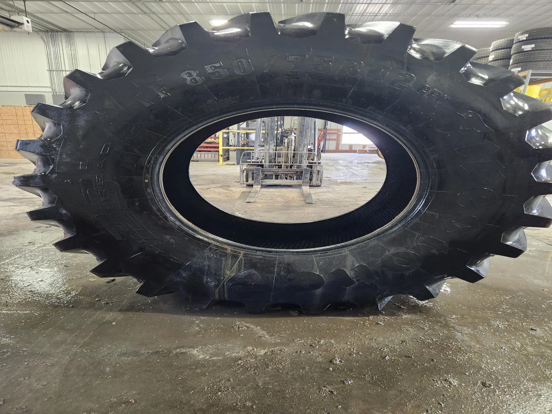 Take-Off IF850/75R42 186B Firestone CFO Deep Tread 23 R-1W TL 95-100% image 3