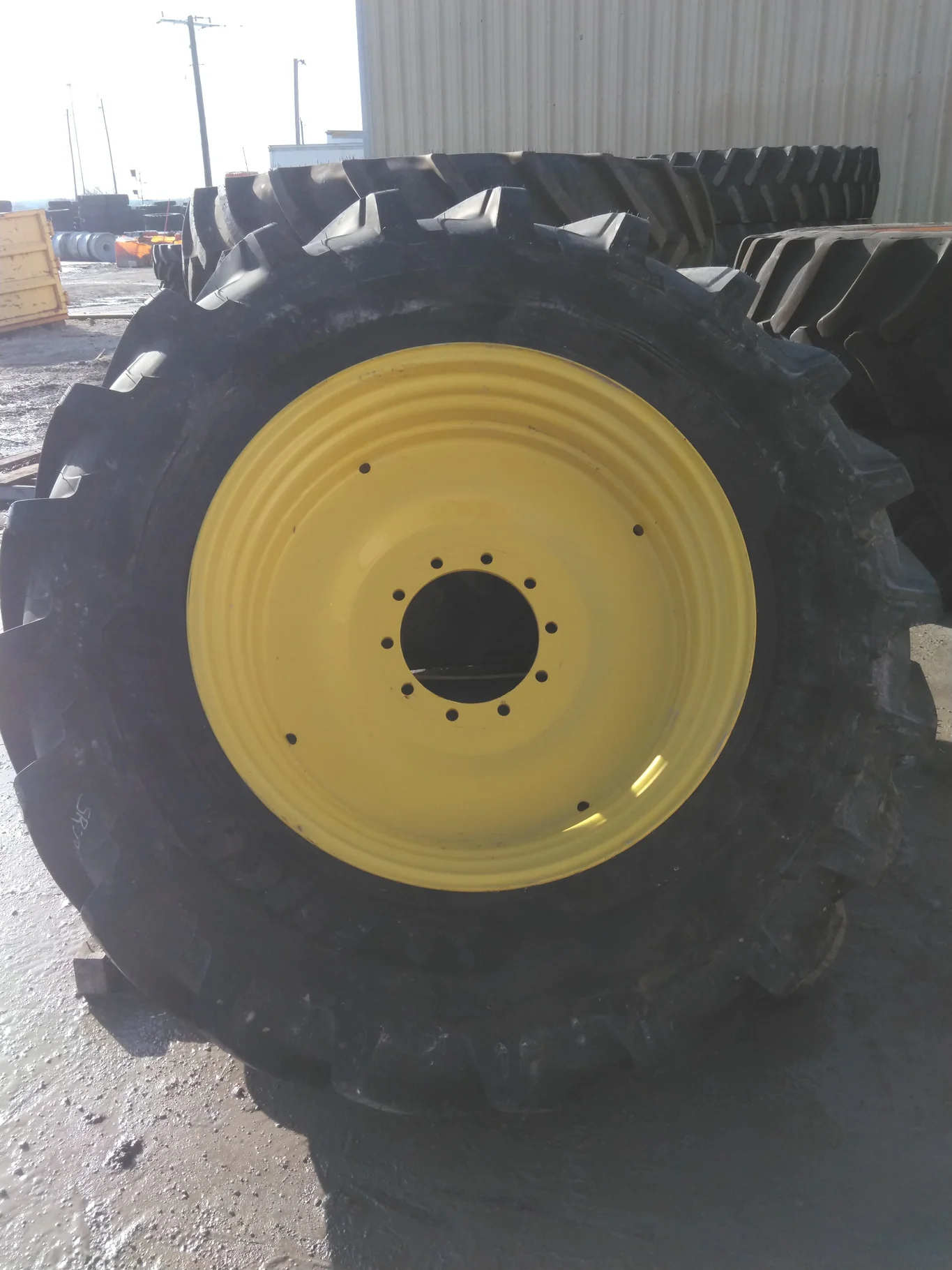 Take-Off 460/85R38 154B Michelin Agribib 2 TL R-1W 95-100% On 10 x 38 10-13.18-11.09-2 Dual Wheel image 2