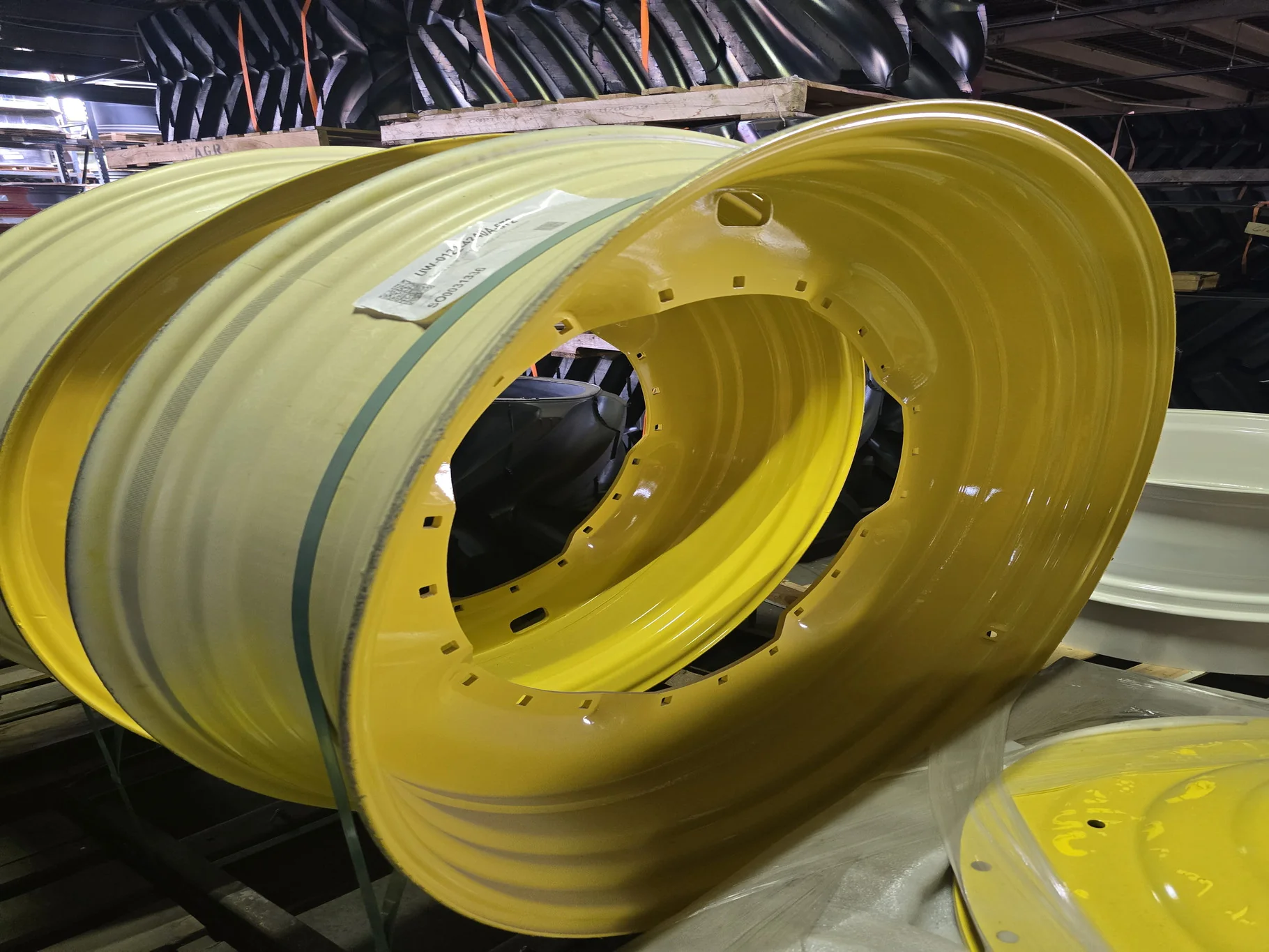 REFURB 12 X 50 10-13.189-11.09 JD Yellow Waffle Wheel And Center image 2