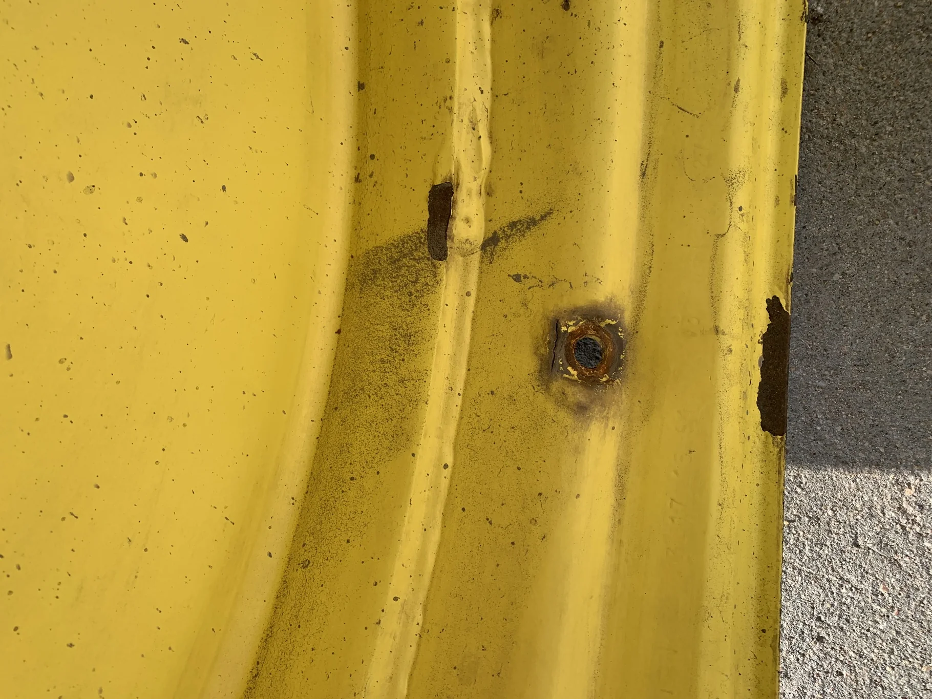 Used 18 X 38 John Deere Yellow Sprayer Wheels (Peeling Paint; Rust on Flange) image 5