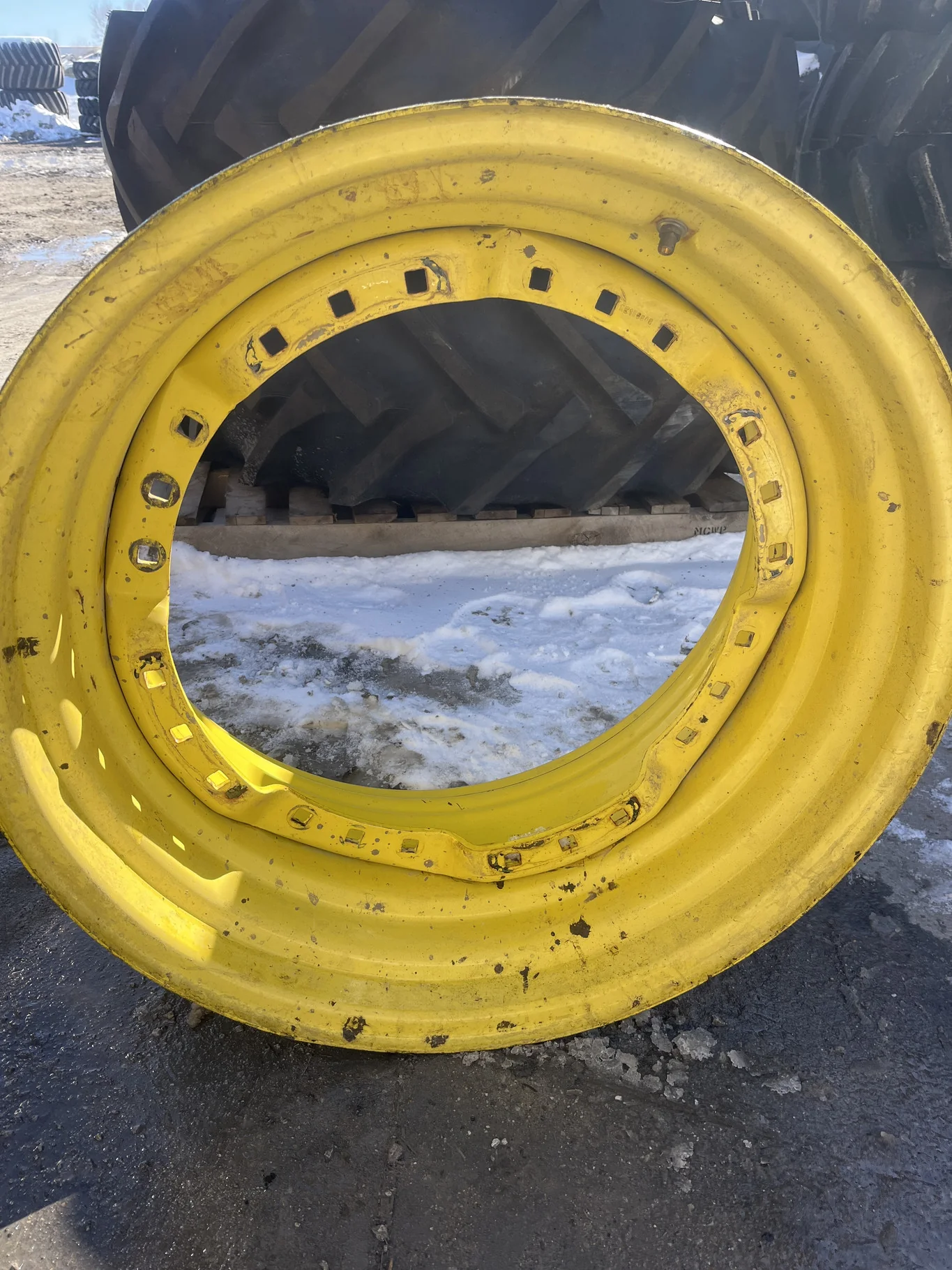 Used 15 x 30 24-23.25 Titan Yellow Waffle 3 Bolt Wheel
